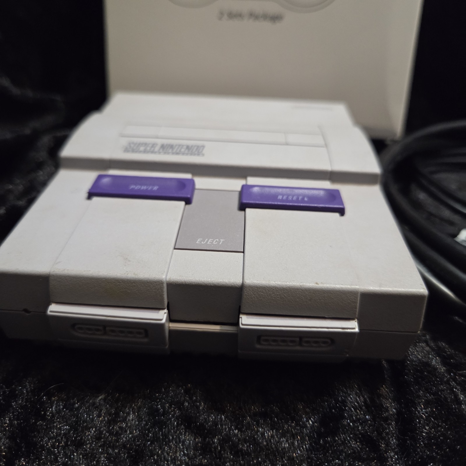 Super Nintendo SNES Mini Classic Console CLV-201 Cables 2- Cordless Controllers