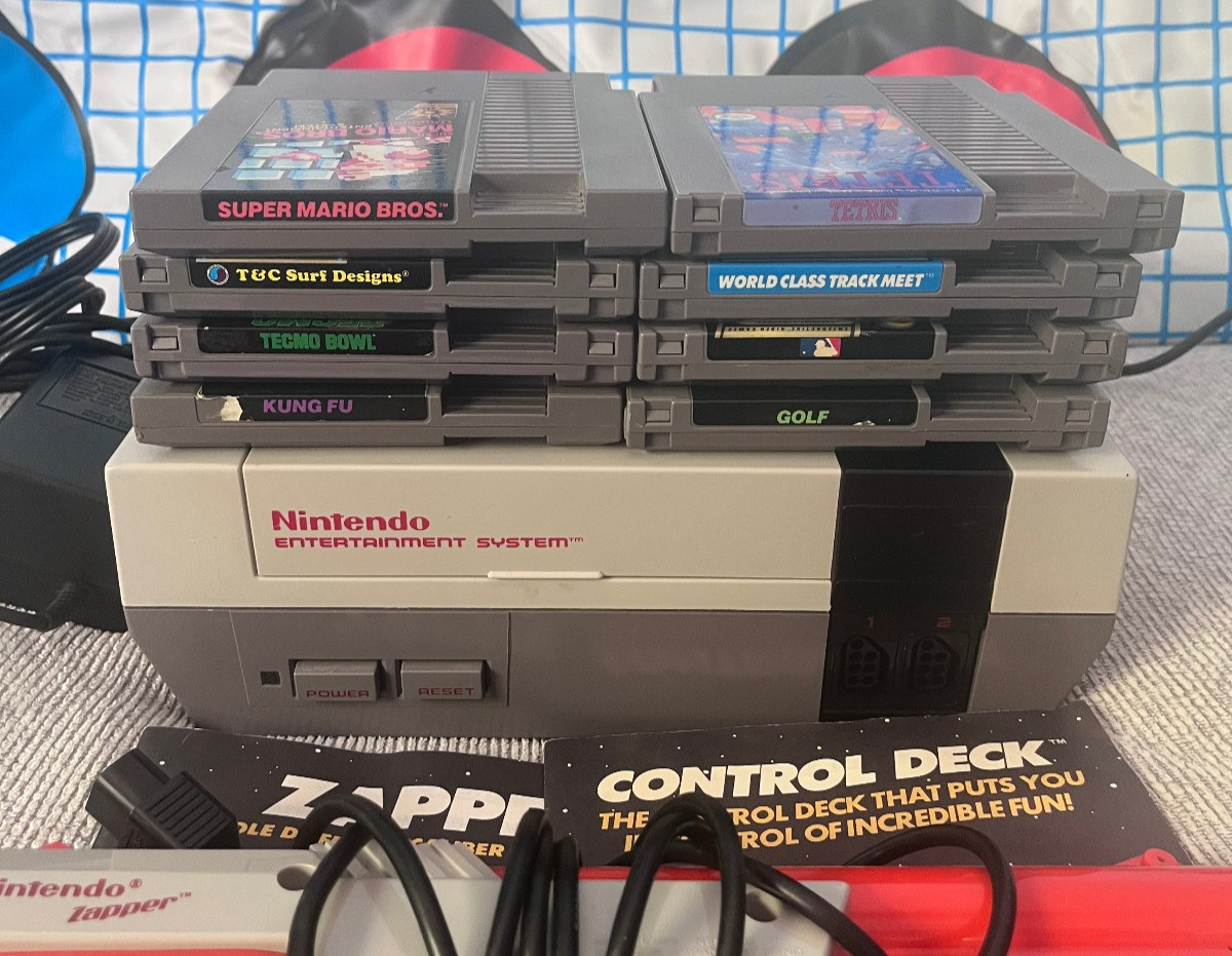 Nes Nintendo Console w/ 8 Games Lot & Power Pad, 1 Controller, Zapper Bundle