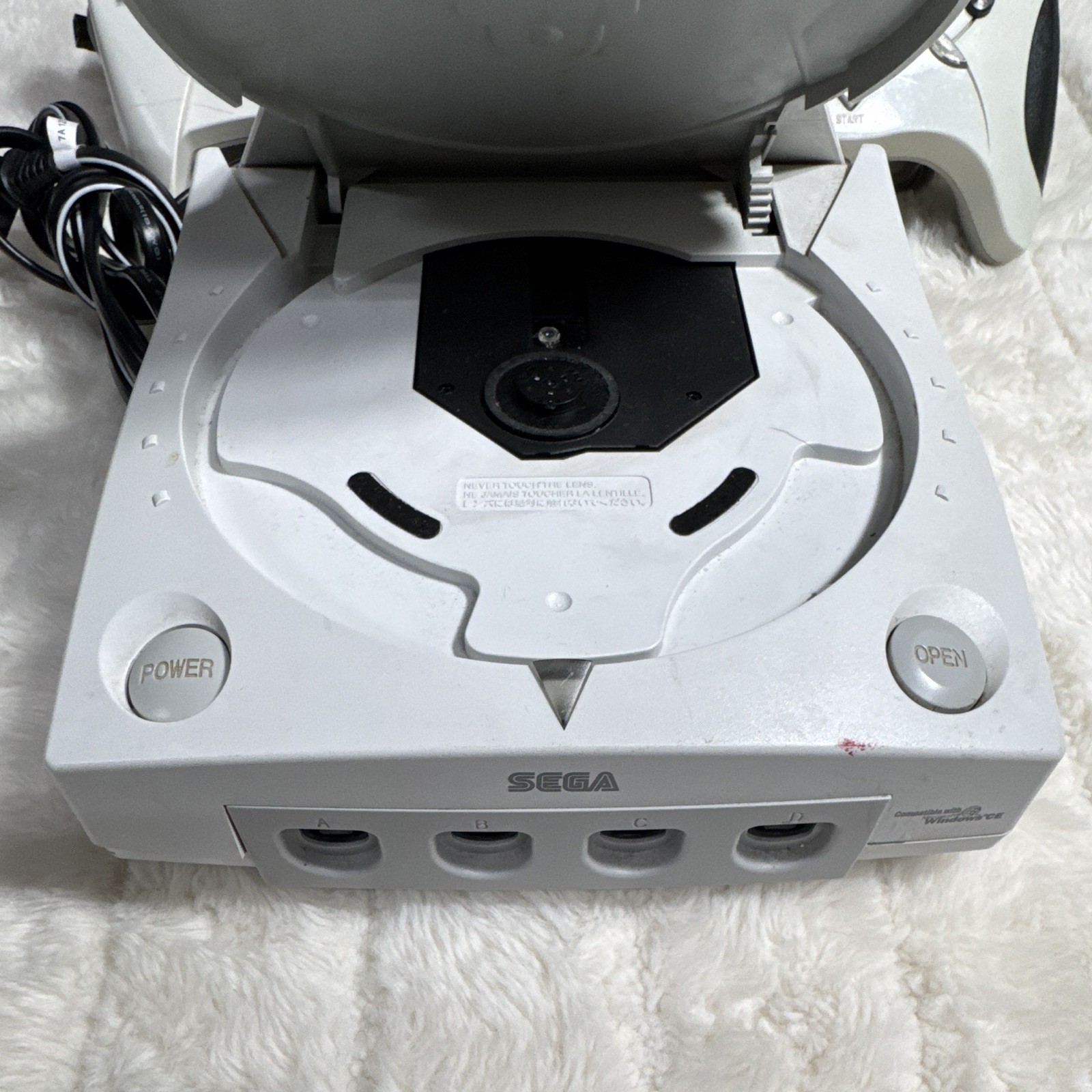 SEGA Dreamcast HKT-3020 Console White w/ Controllers, Memory Card, AV/HDMI