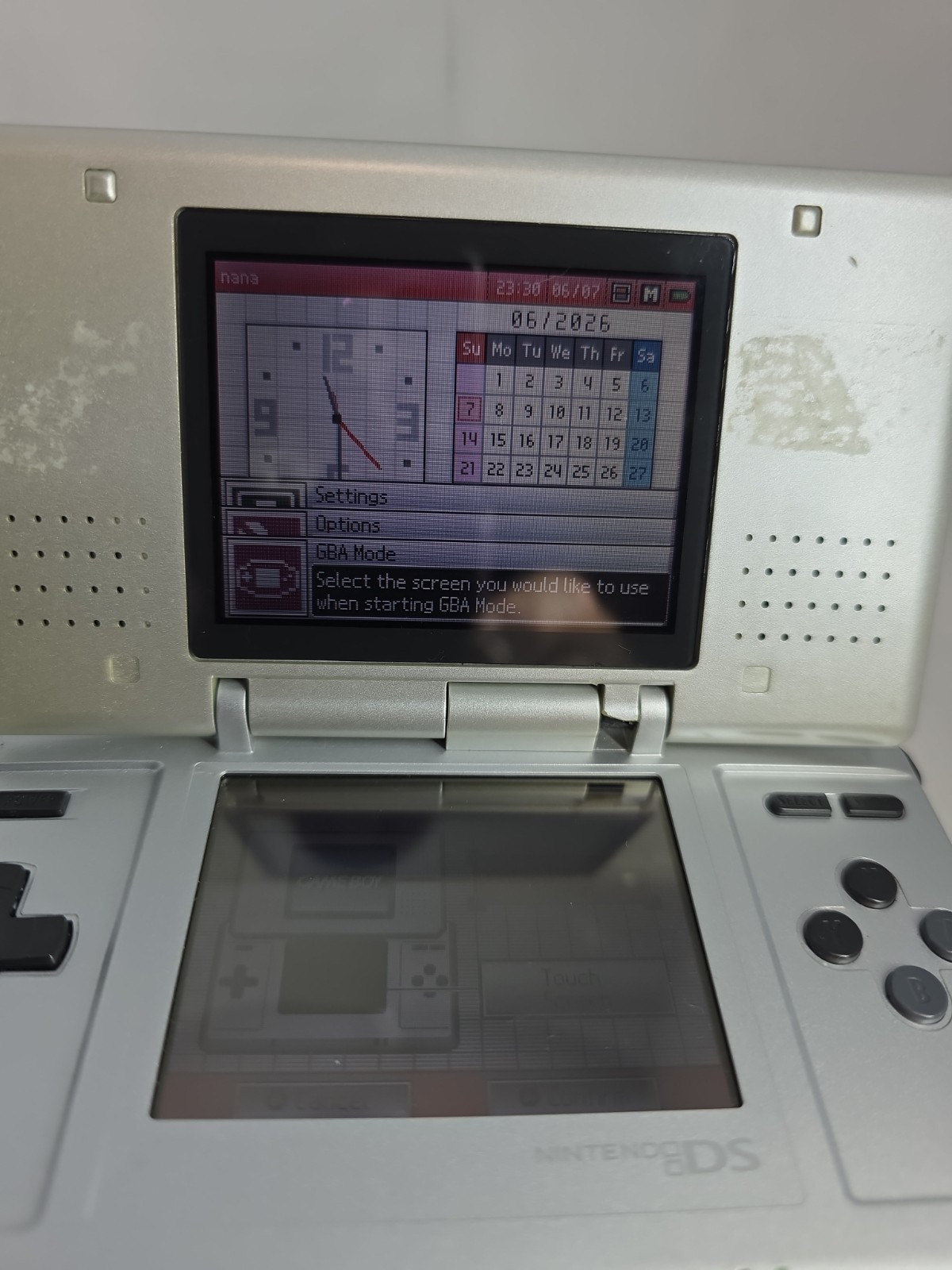 Nintendo DS OG FAT Console – tested and working with charger / broken hinge