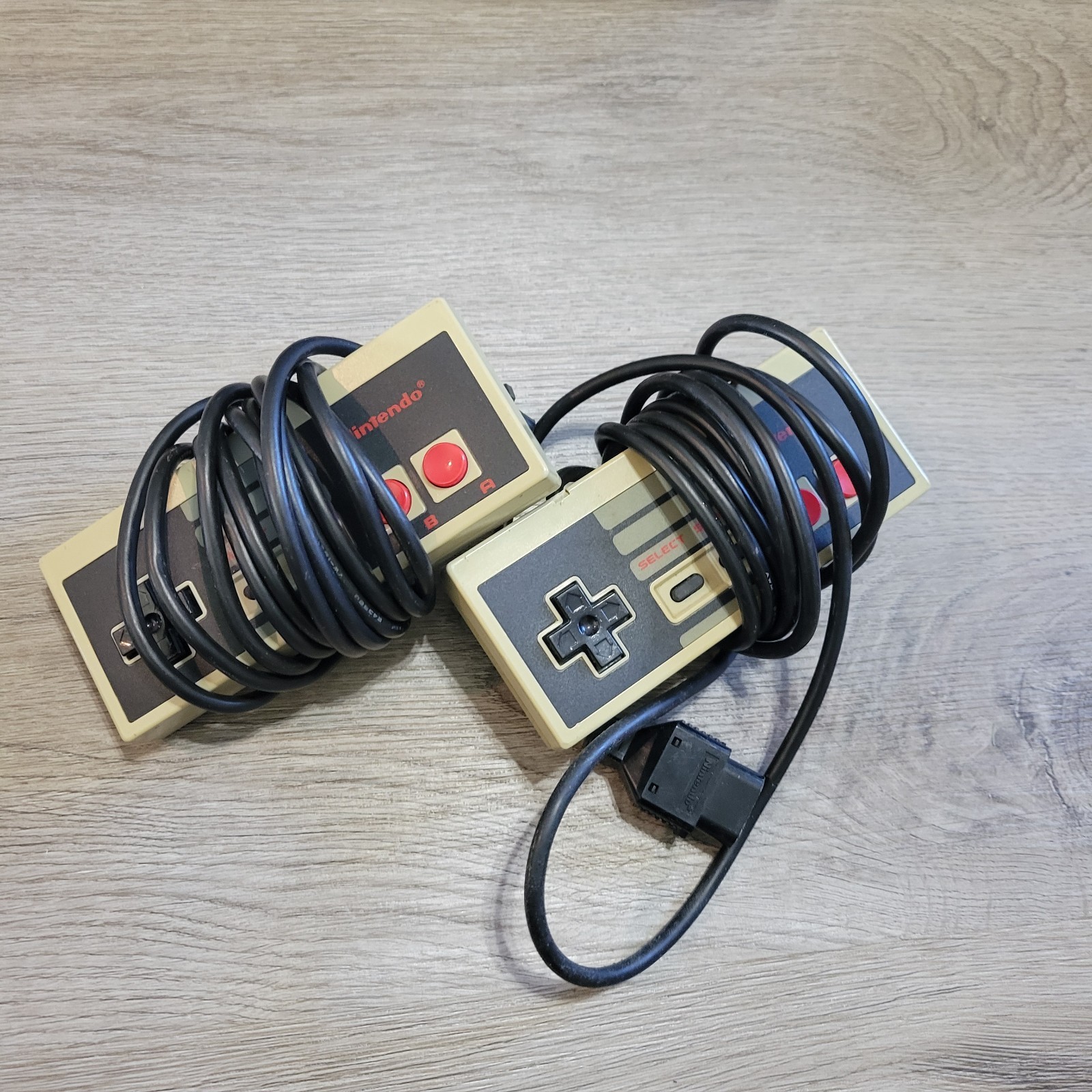 1985 Nintendo NES Console Bundle Tested Working 19 Games Power Pad Zapper Lot