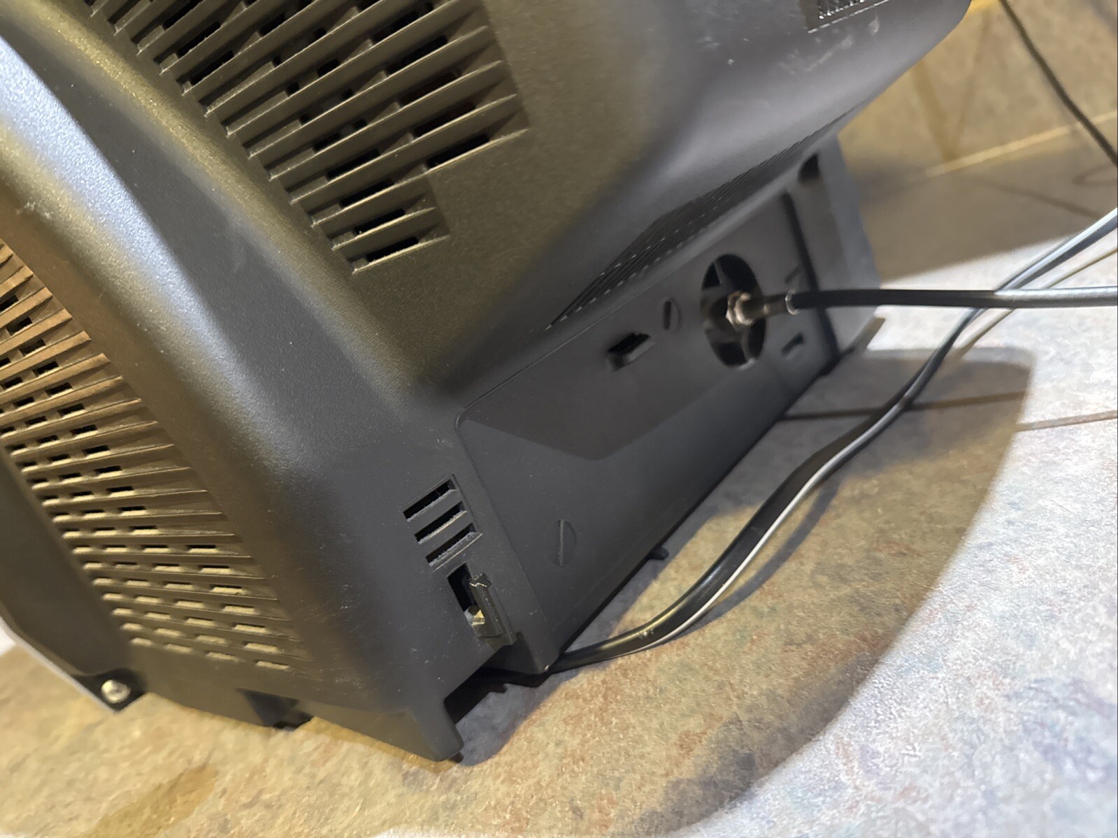 Bro sonic 13 In Model No cTGV-4563TCt Tv Rv/ Video Games
