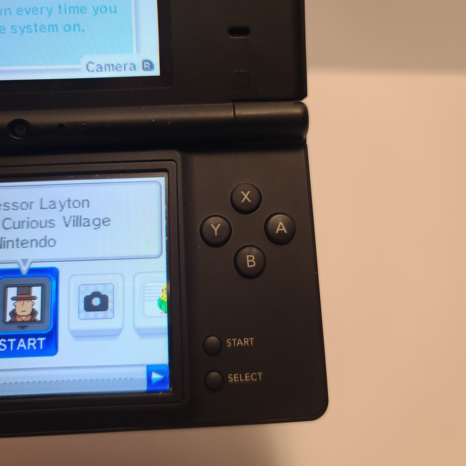 Nintendo DSi Black Handheld Console Touch Screen Wi-Fi Built-In Microphone