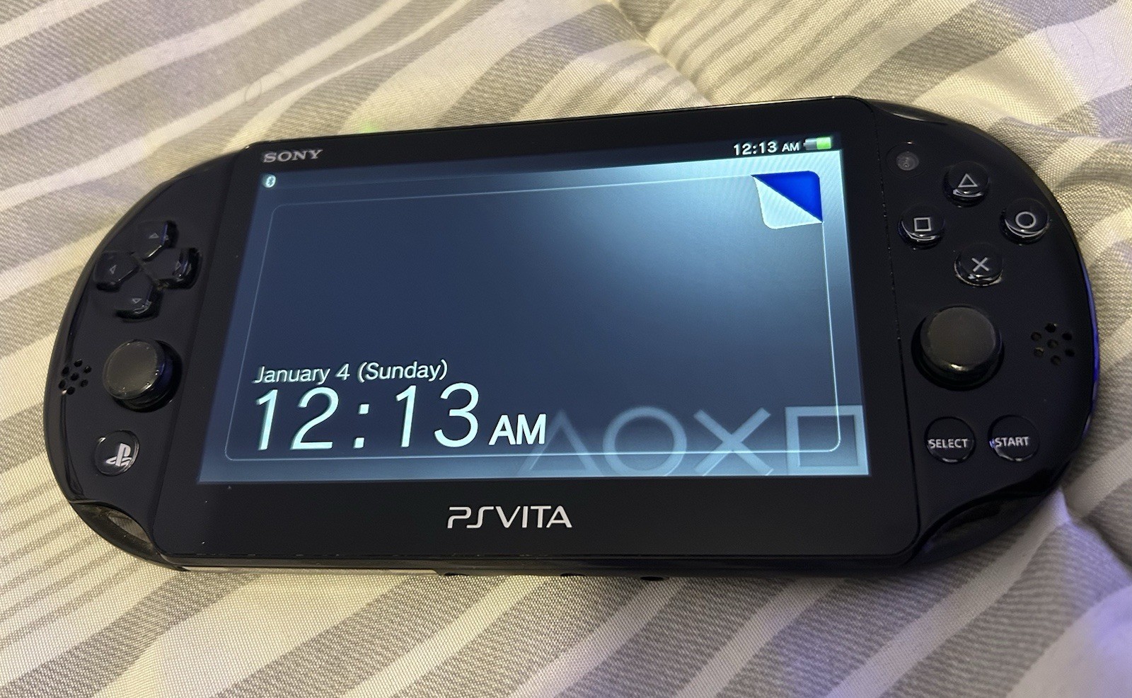 PS Vita 2000