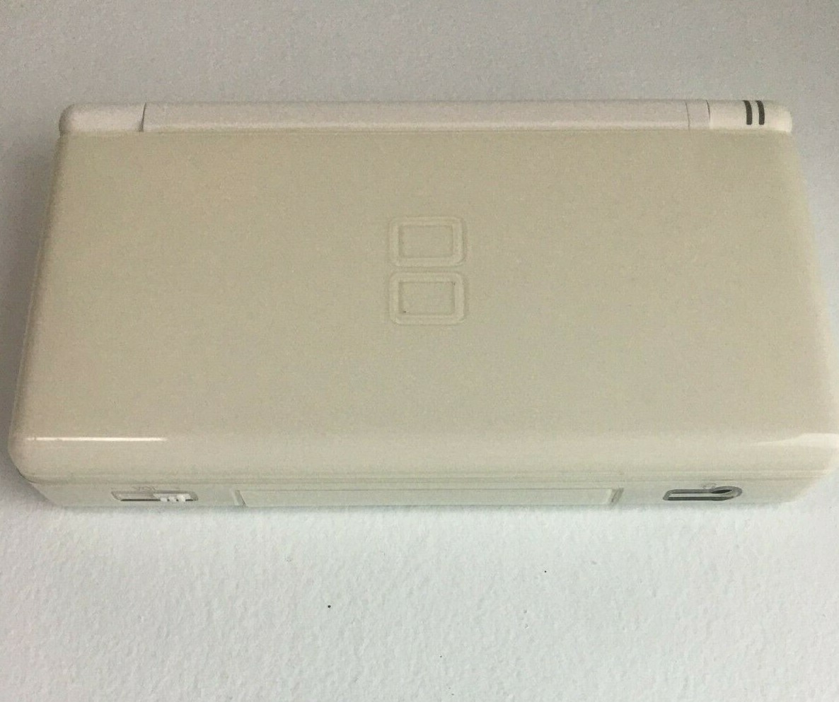 Nintendo DS Lite W/Charger USG-001- Polar White – GOOD CONDITION
