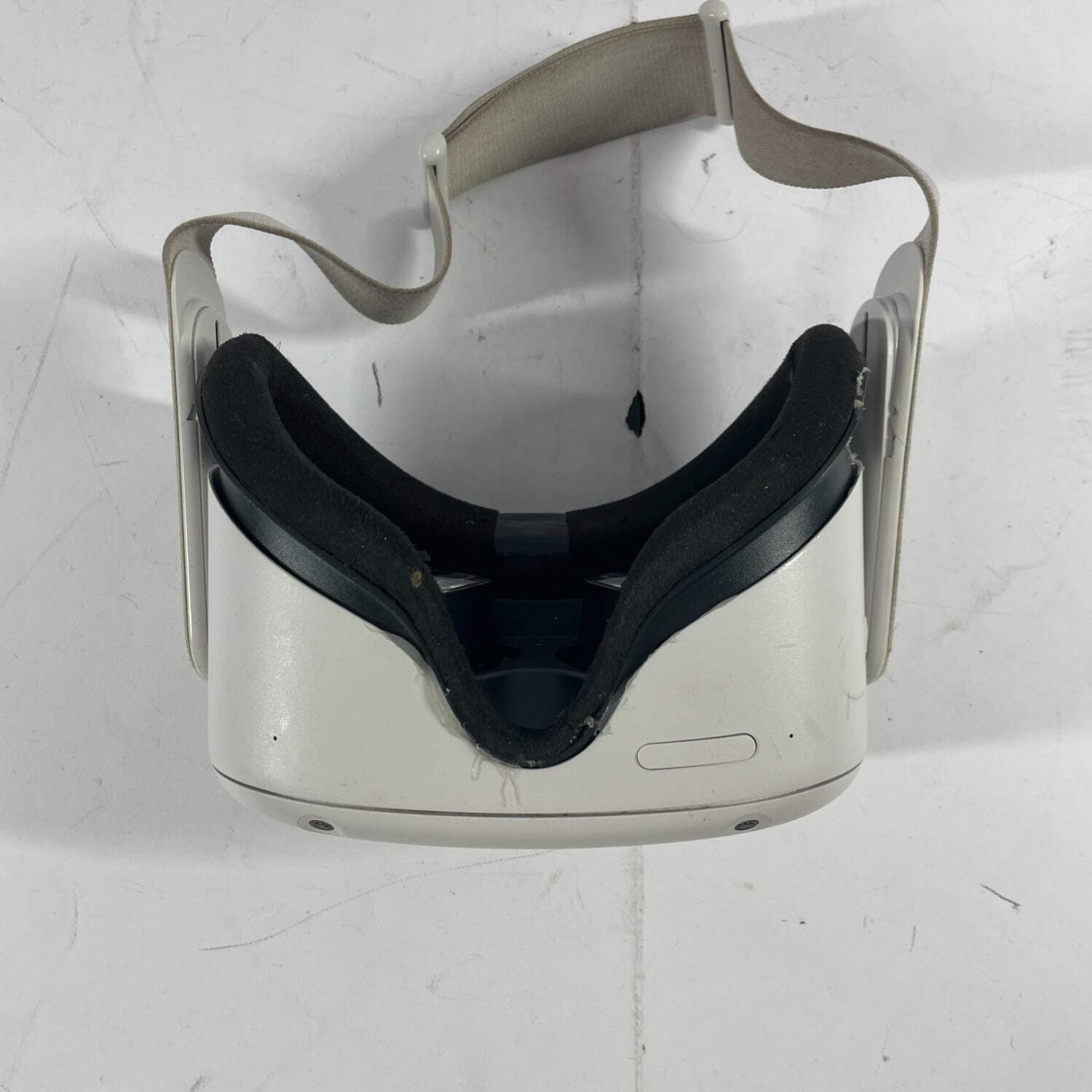 Broken Meta Quest 2 128GB VR Headset (Standalone) KW49CM