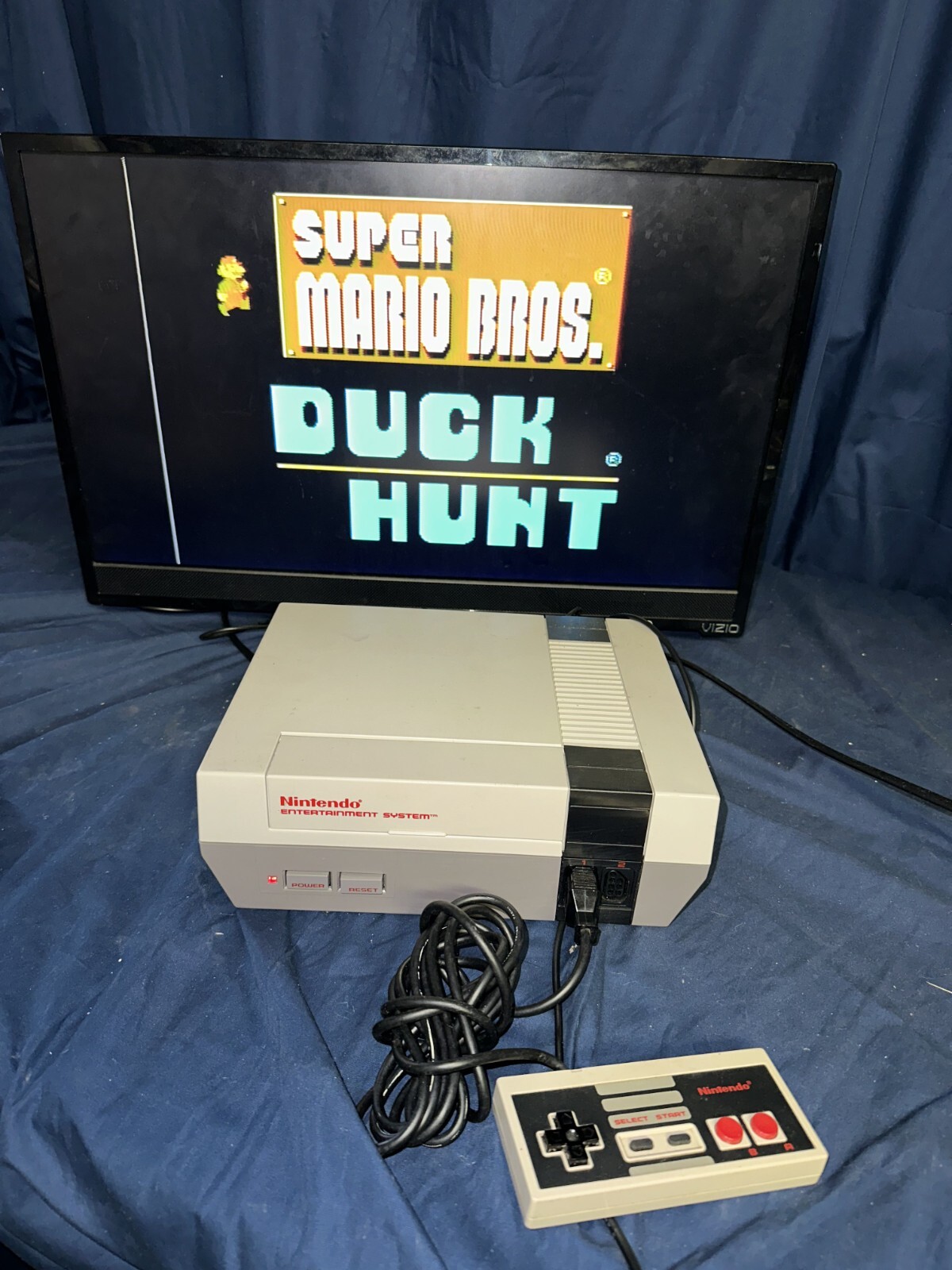 NINTENDO NES CONSOLE 3 CONTROLLERS ZAPPER ALL CORDS 7 Games TESTED WORKING 1985