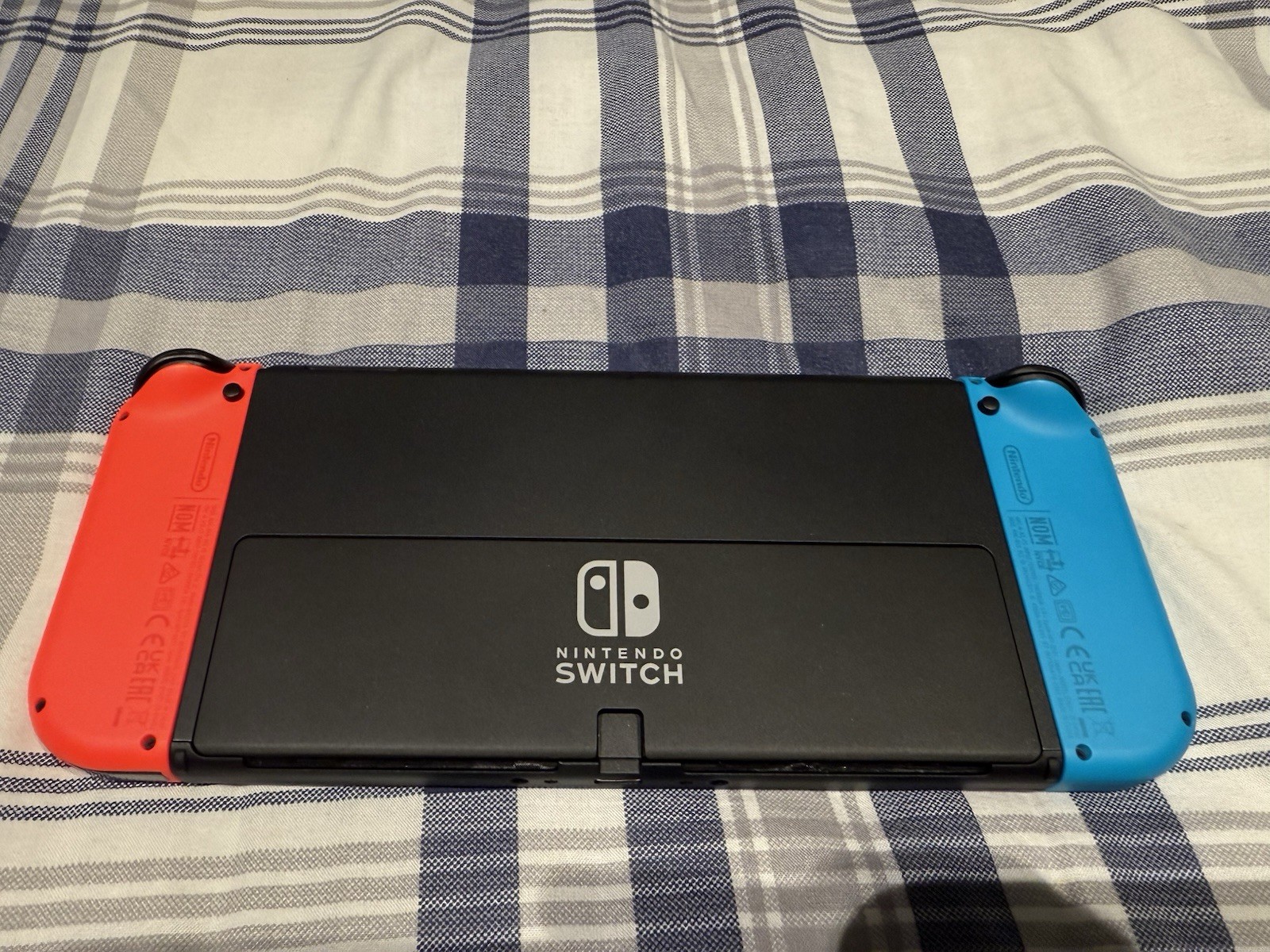Nintendo Switch OLED Model HEG-001 64GB – Black/Neon Red/Neon With extras!