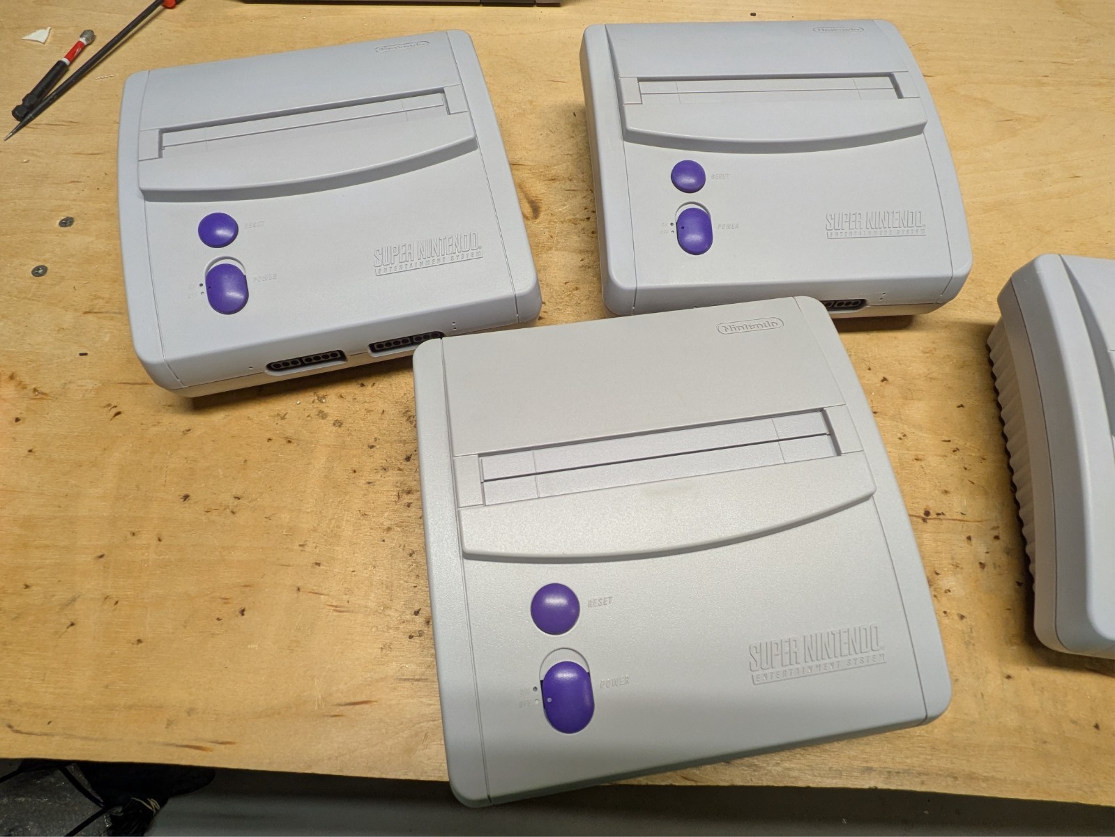 SNES JR – RGB bypass, S-Video, New caps, Regulator, C11 Cap, LED. Great Shape!