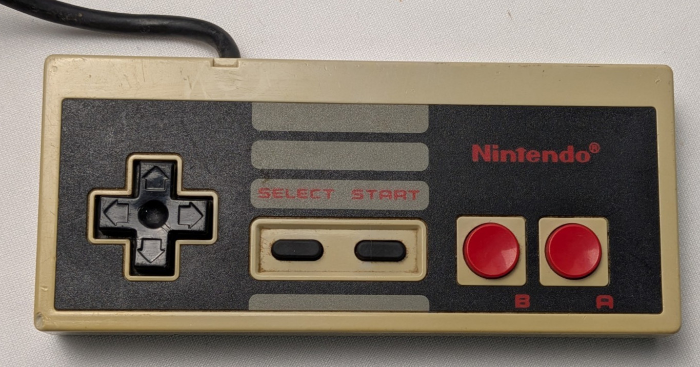 Nintendo Console NES System Bundle NES-001 For Parts Or Repair Only No Power