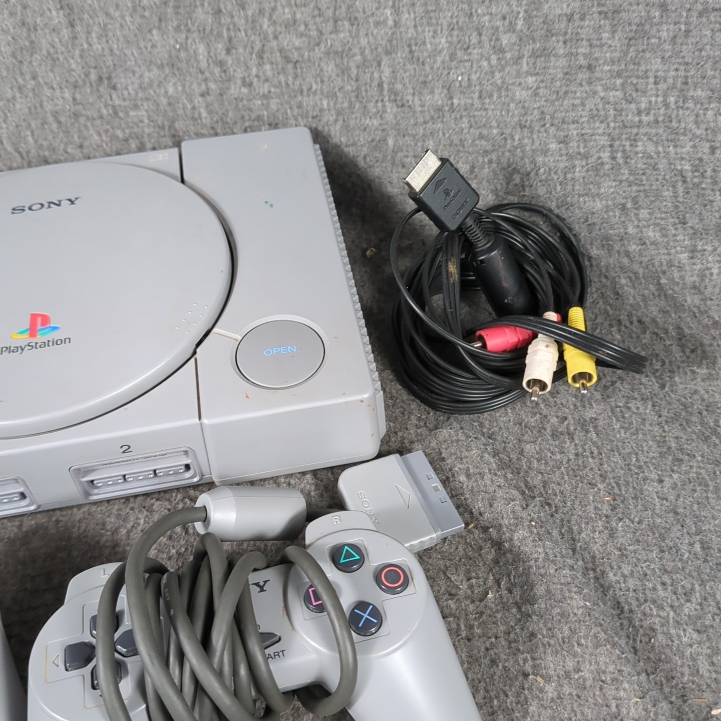 Sony PlayStation 1 Ps1 Two Controllers And Cables (SCPH-9001) – Tested/works