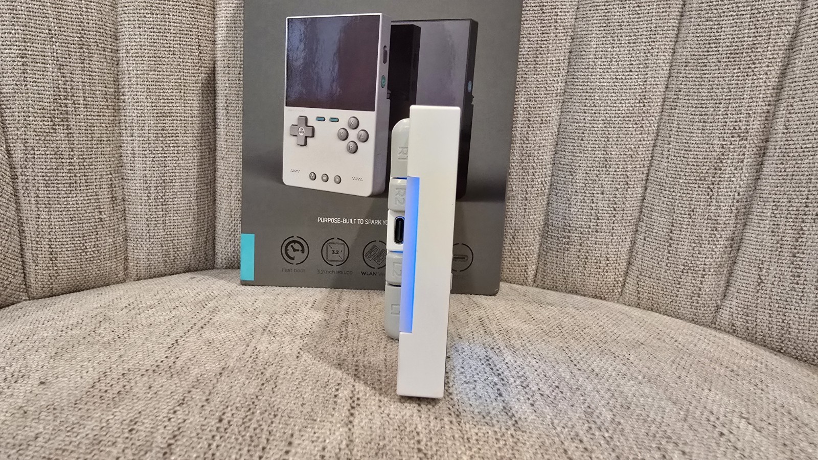 TrimUI Brick White Open Source Handheld Game Console with 64GB KNULLI firmware