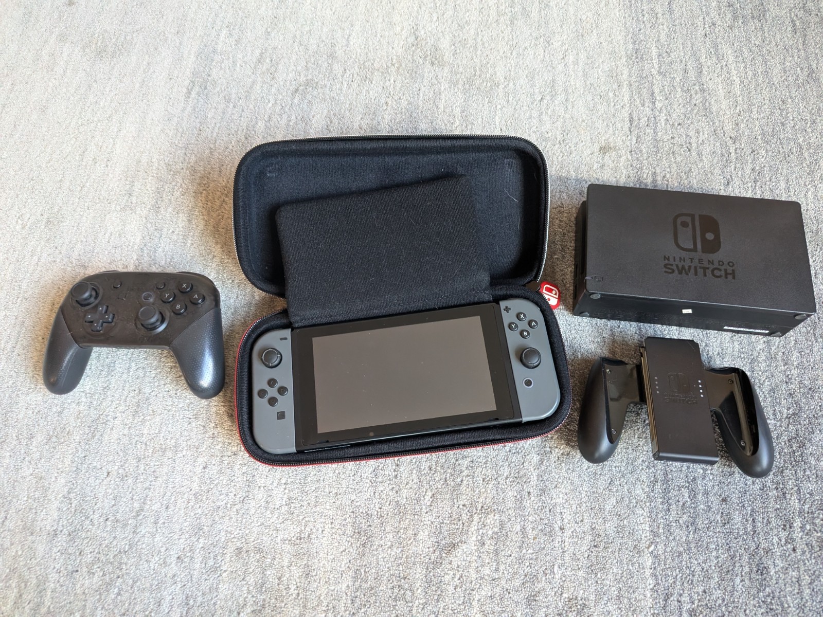 Nintendo Switch Space Gray with Joy‑Con and Nintendo Switch Pro Controller