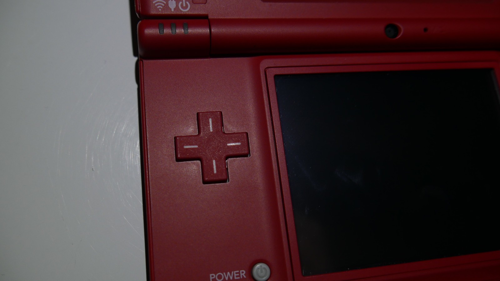 Nintendo DSi Console With Official Charger & Stylus (Very Good Condition / Red)