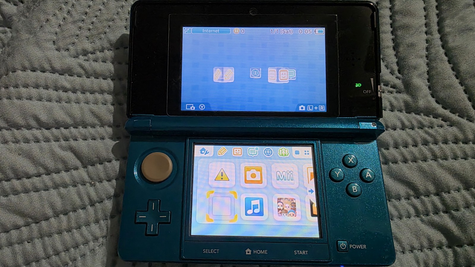 Nintendo 3DS Handheld System – Aqua Blue