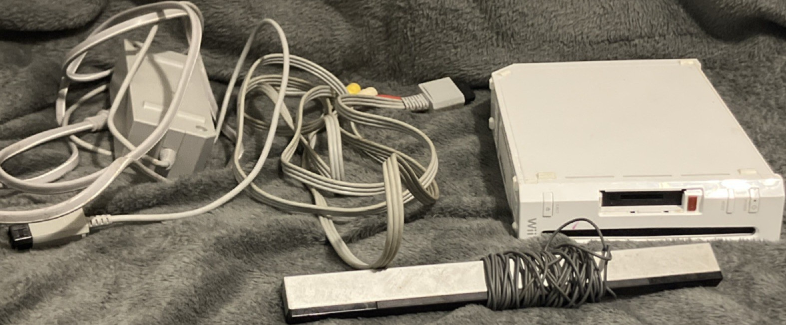 Nintendo Wii RVL-001 (White) NTSC-U/C Console Bundle (Tested, Read Discription)