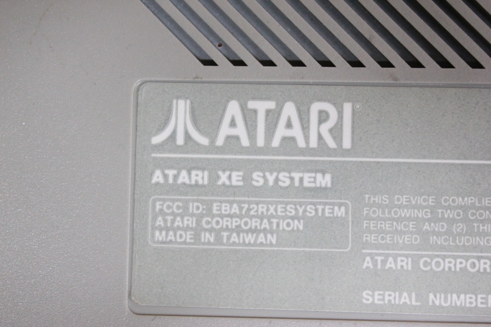 Atari XE System Gaming Console W/ 2 Joysticks & Mari Bros Cartridge/Vintage