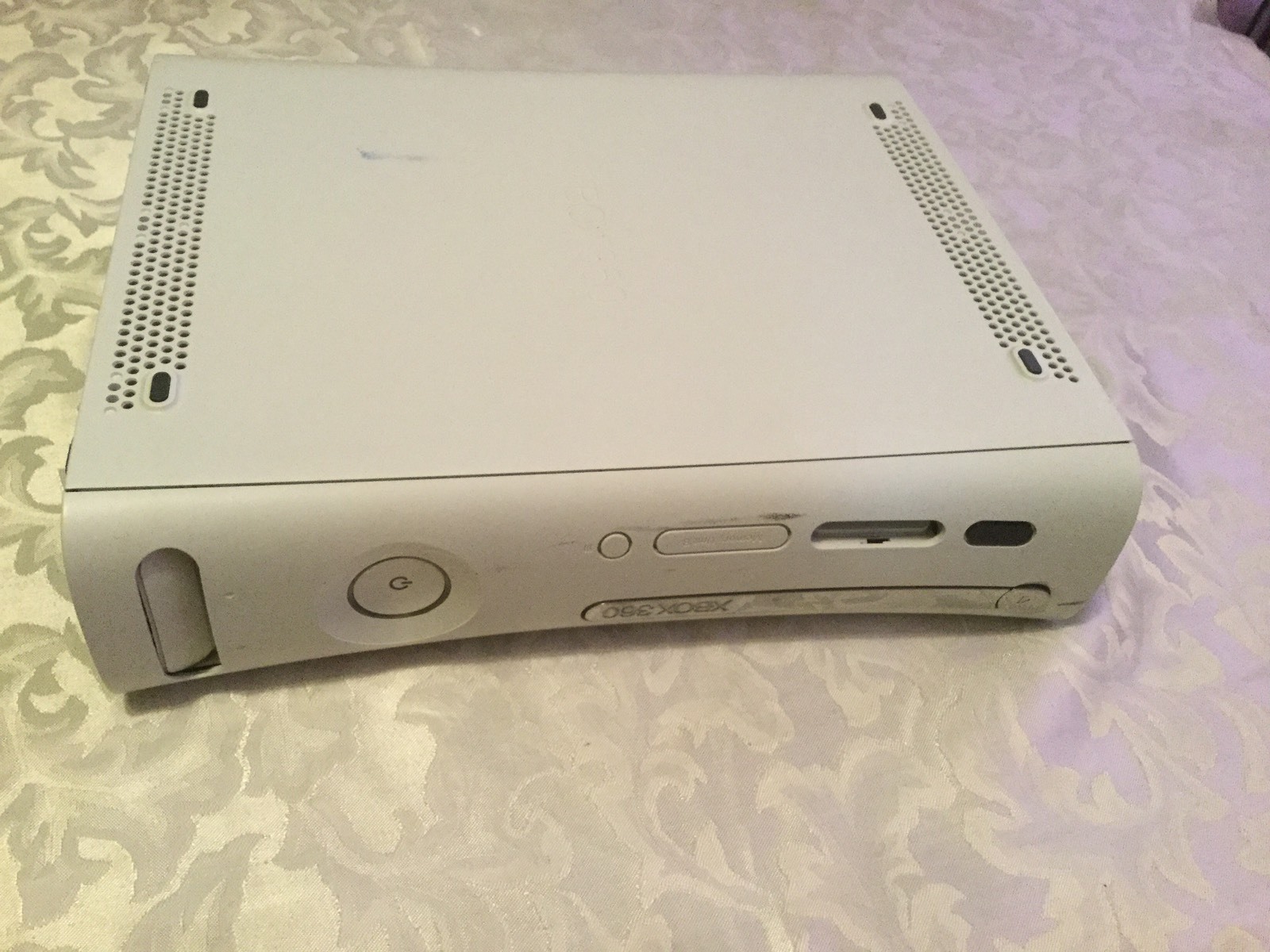 Microsoft Xbox 360 video console Arcade white 256 mb storage broken As is parts