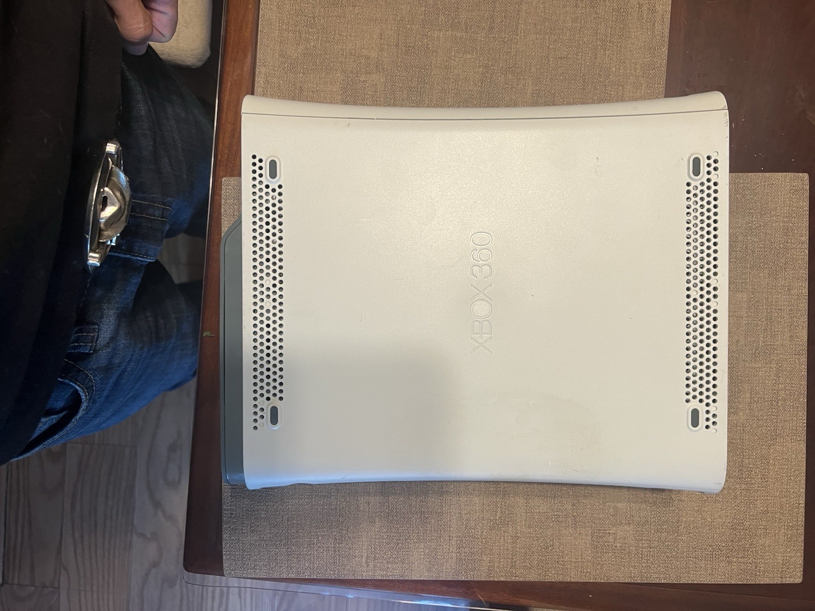 Microsoft Xbox 360 60GB White Console w/ Wireless Controller, Cables, Games