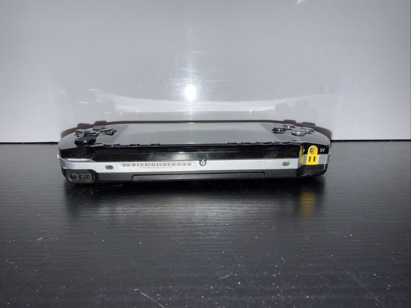 Sony PSP-1001 Black Handheld Console With Charger Free Shipping