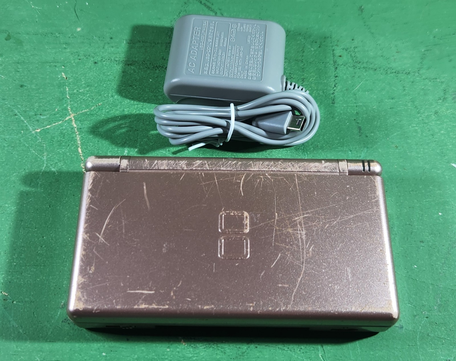 METALLIC ROSE PINK NINTENDO DS LITE SYSTEM W CHARGER CONSOLE HANDHELD USG-001