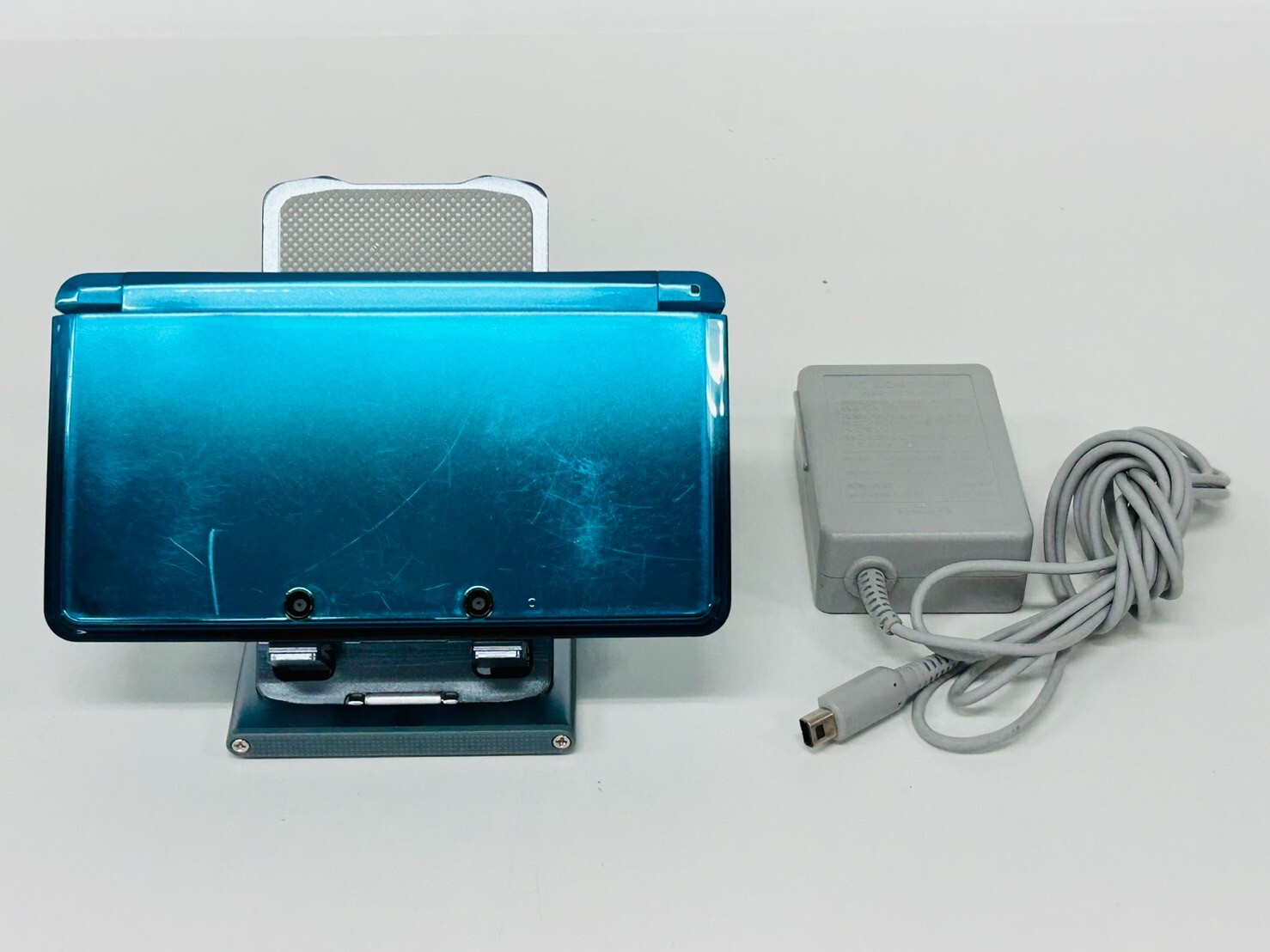 Nintendo 3DS Console Aqua Blue w/battery charegr (Good) B-2