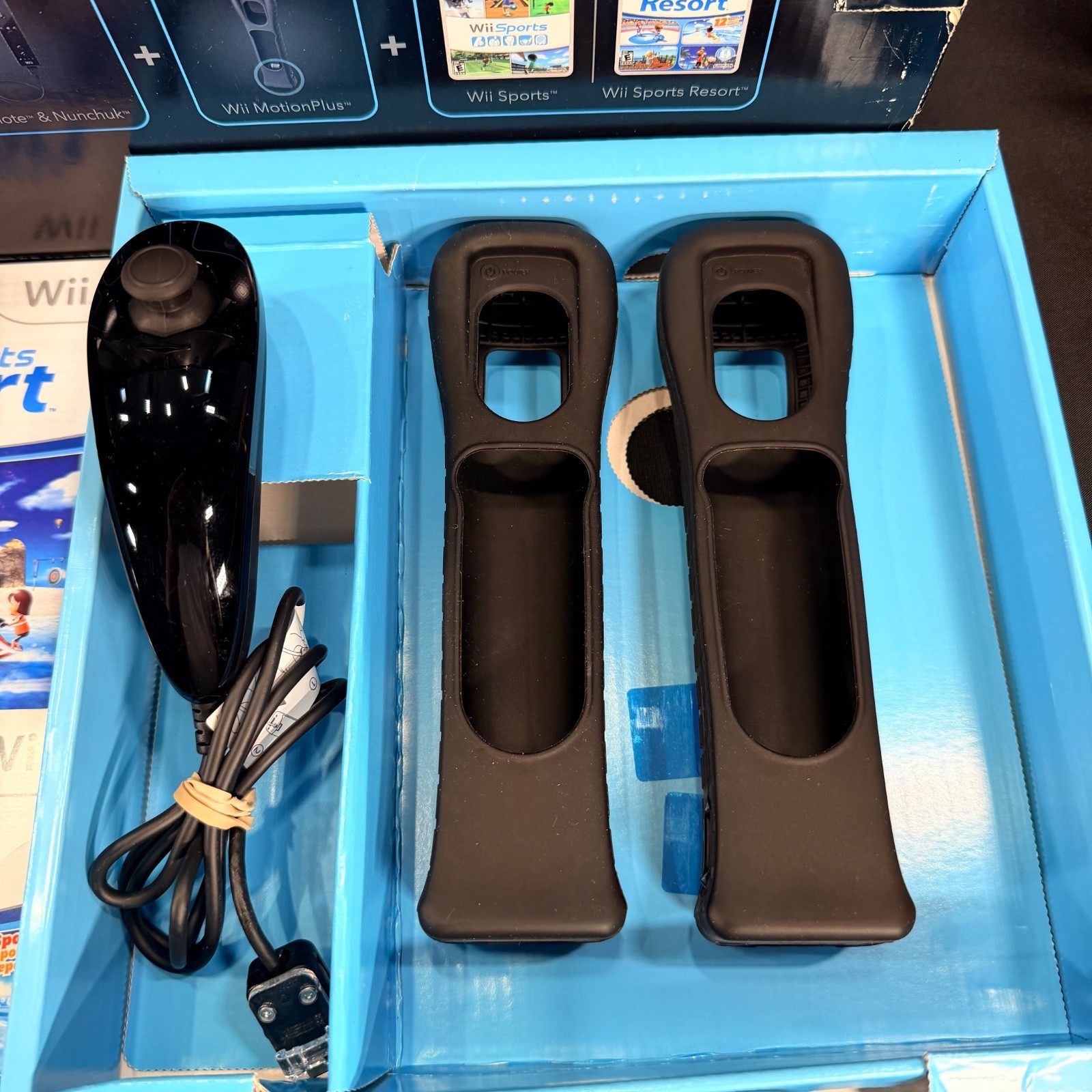 Nintendo Wii Black Console Bundle w/Wii Sports & Resort, 2 Motion Plus/Bag w/Box