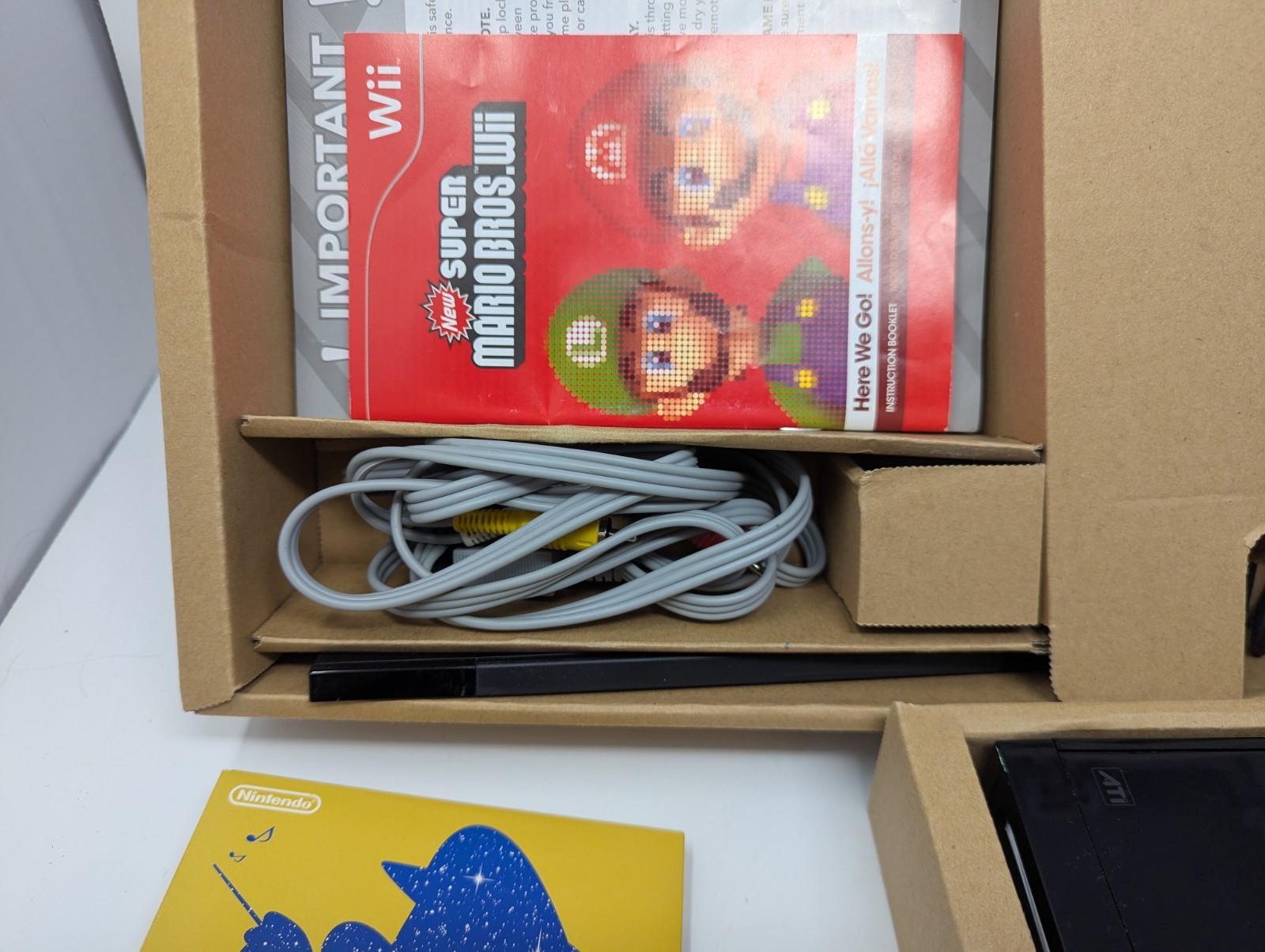 Nintendo Wii Video Game Console Black RVL-101 Super Mario Bros Wii Accessories 2