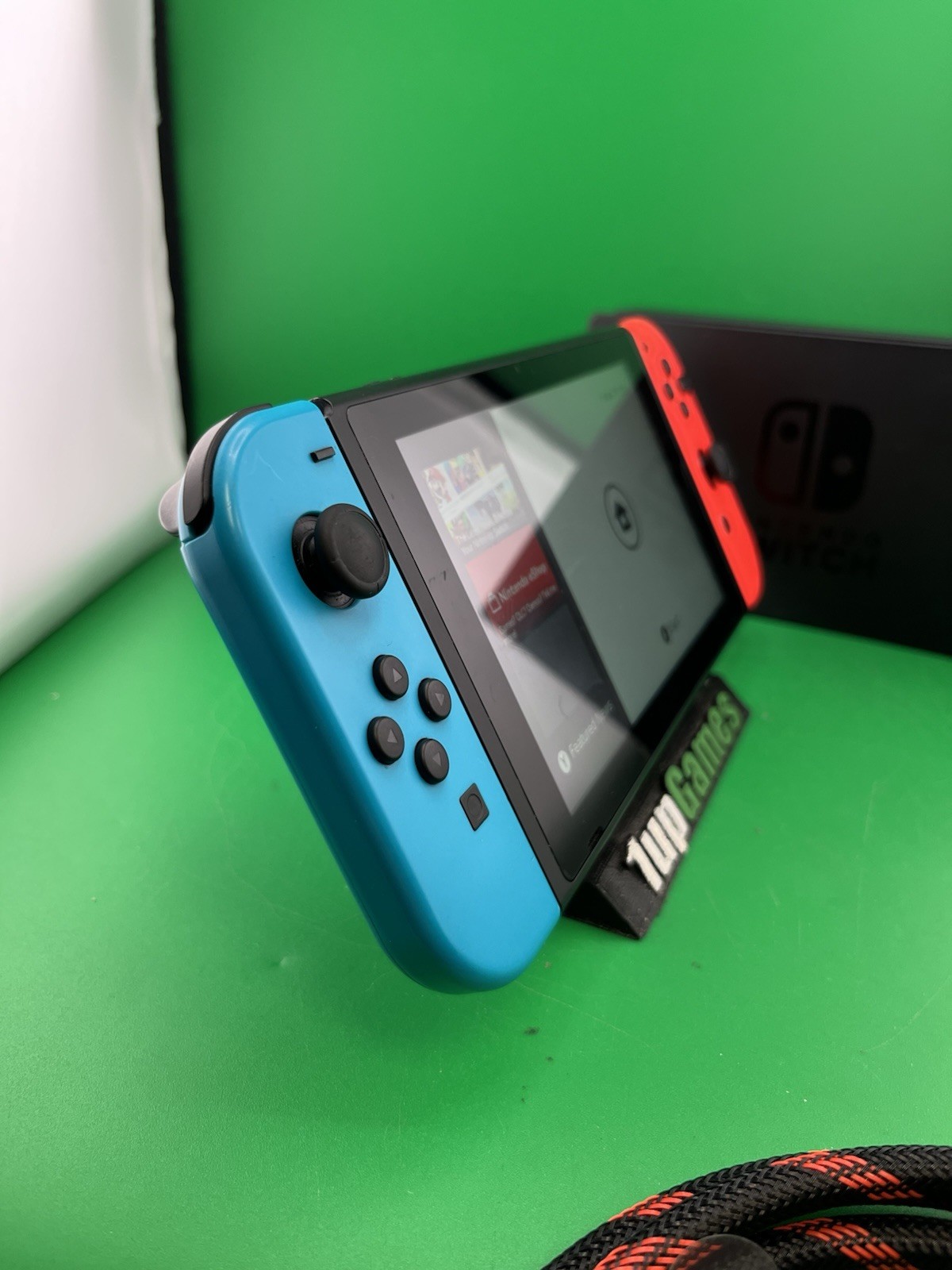 Nintendo Switch – w/ Neon Red & Neon Blue Joy-Con In Good Condition (T41)