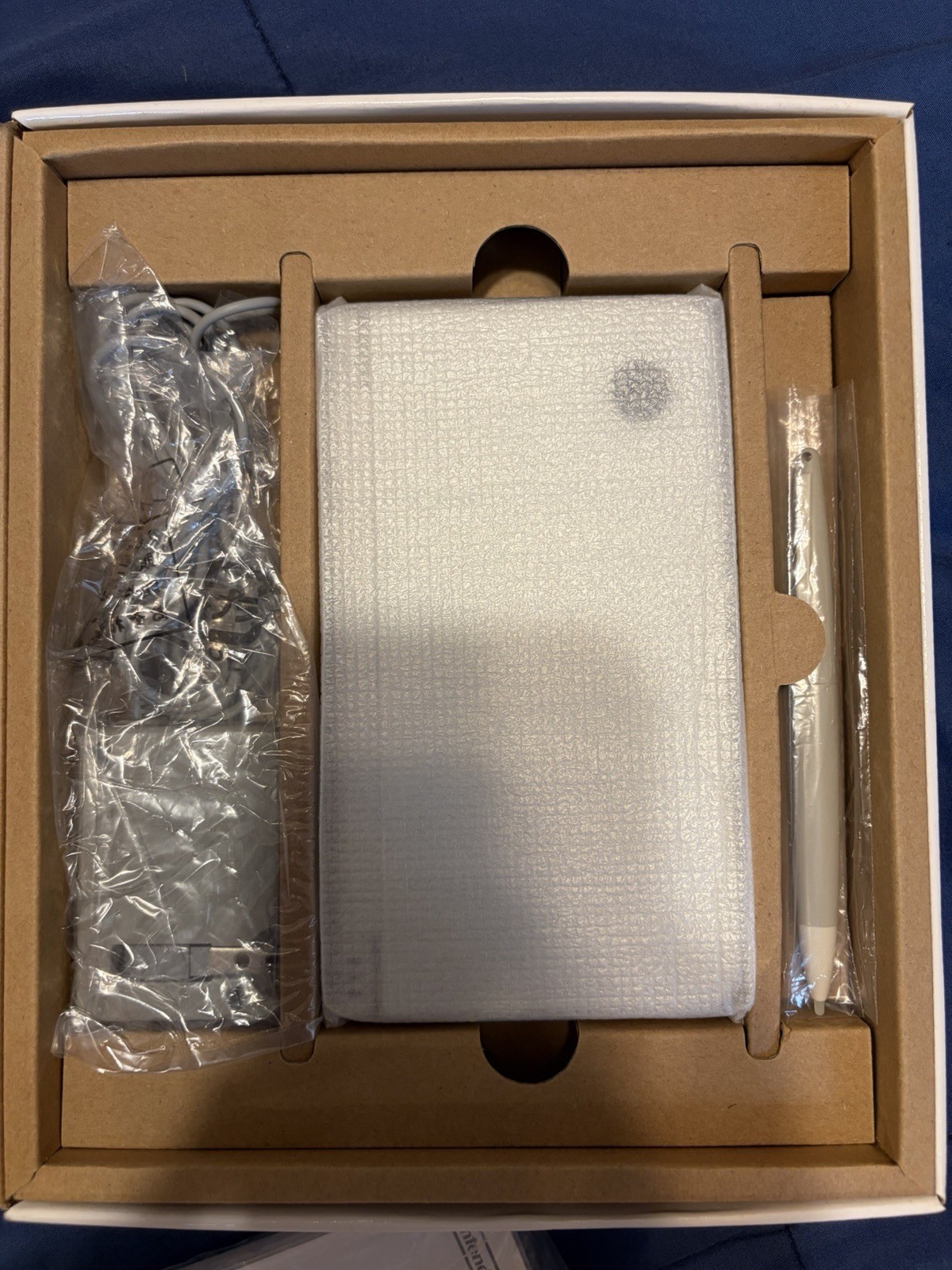 Nintendo DSi LL Japanese Edition – Natural White