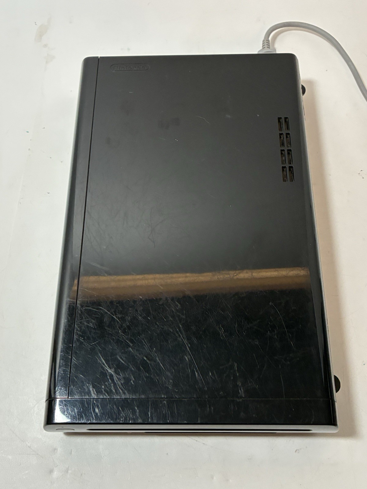 Nintendo Wii U 32GB Deluxe Console & Charger Only WUP-101(02)