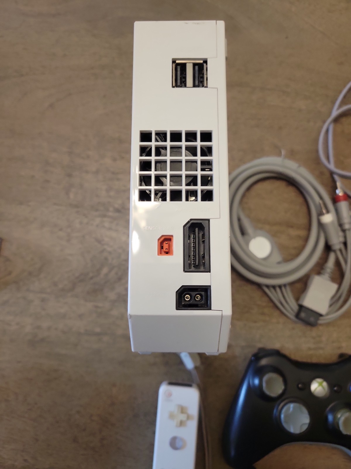 Lot Nintendo Wii RVL-001 (USA) Console, Cords And Misc Controllers Parts Repair