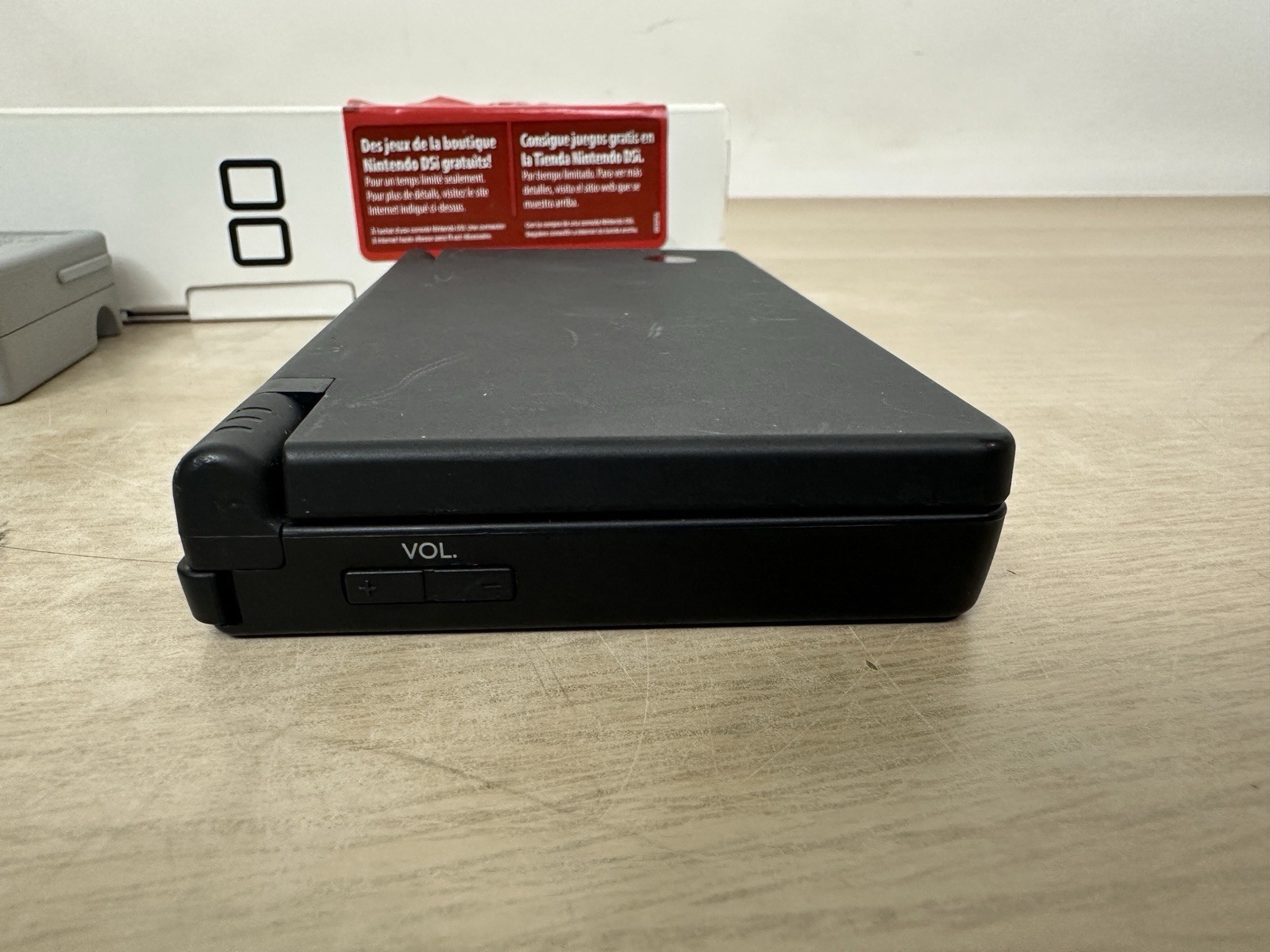 Nintendo DSi – Matte Black – Complete in Box CIB w/ Inserts/Charger/Stylus WORKS