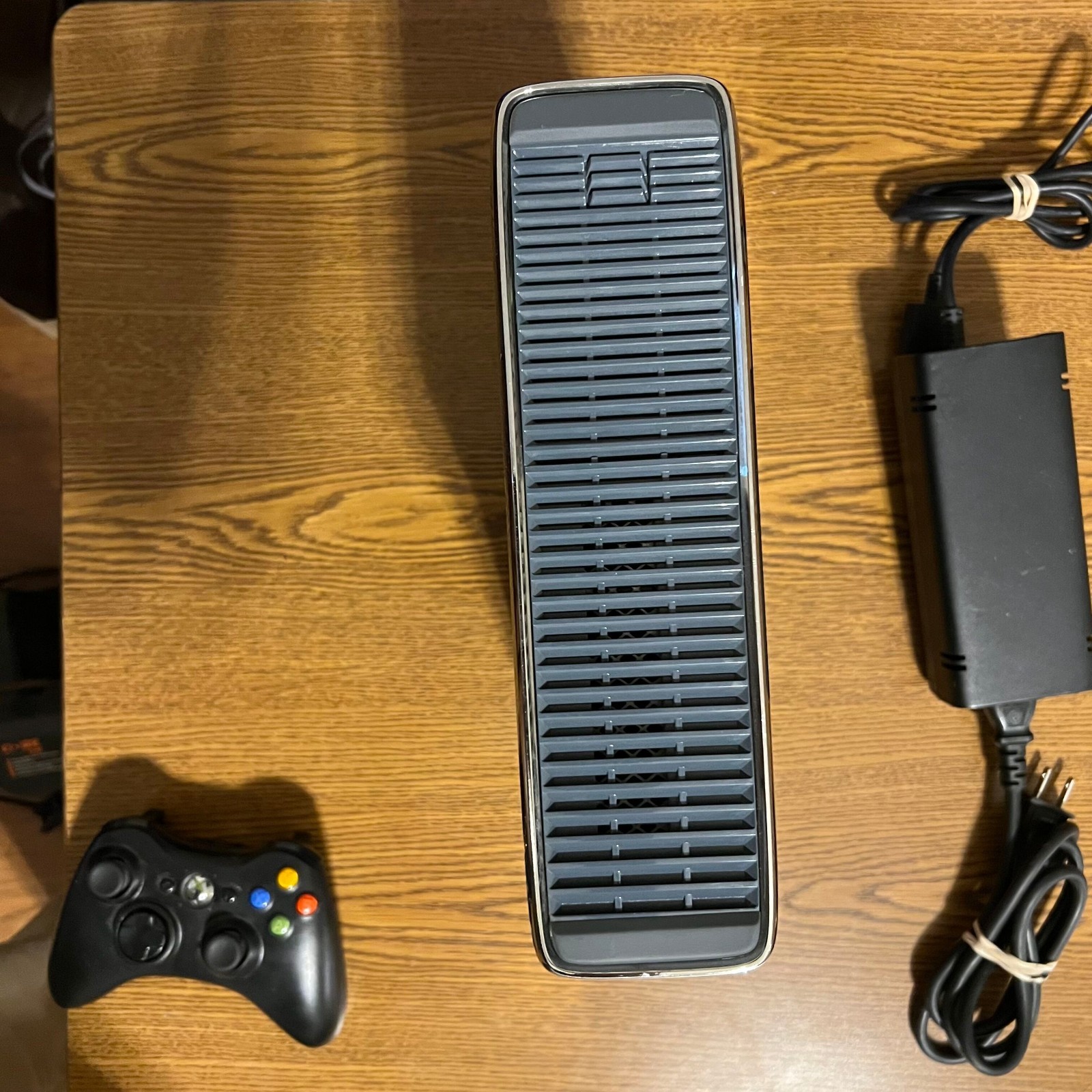 Microsoft Xbox 360 S 320GB Console Gaming System Halo 4 1439