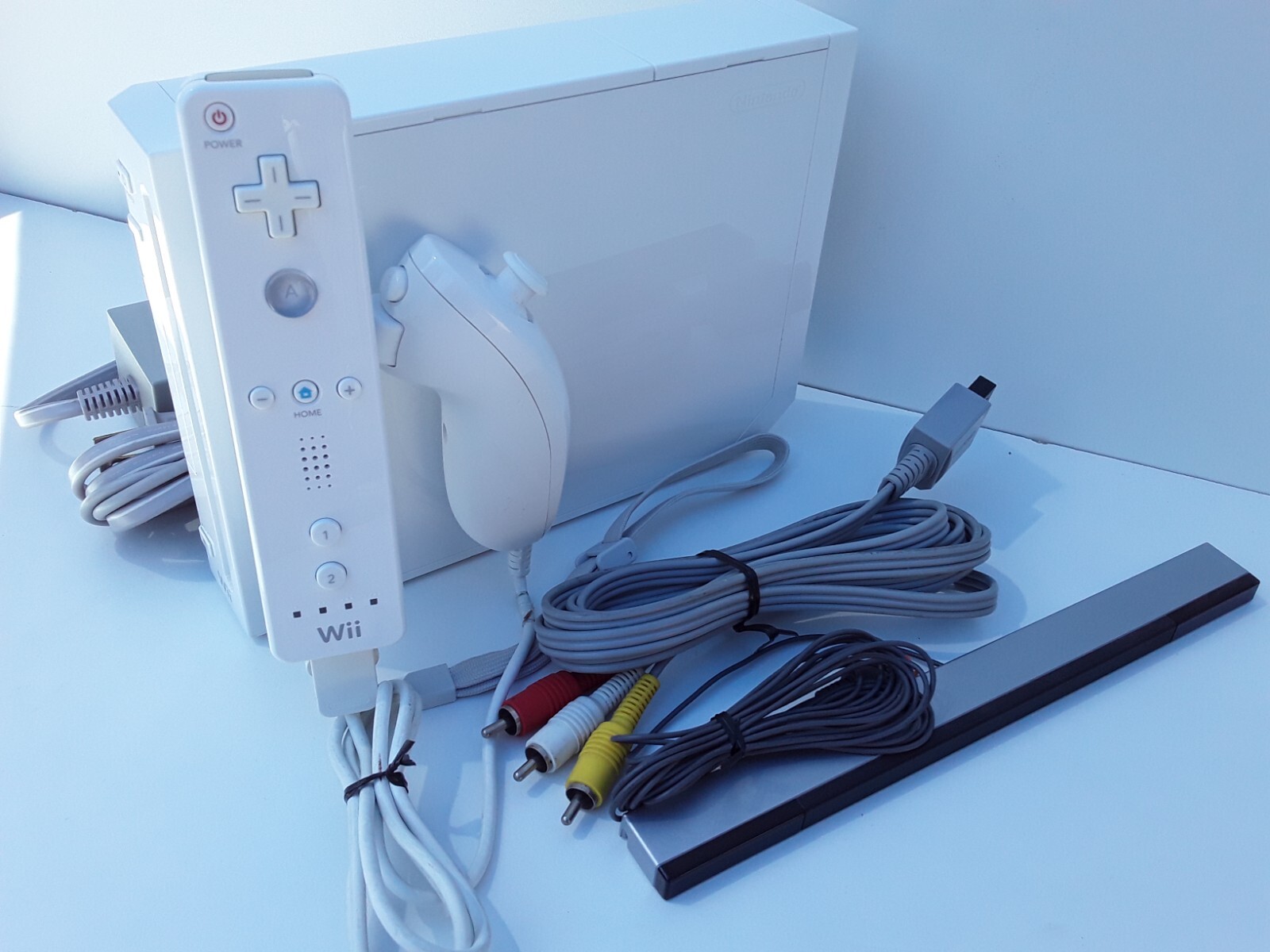 Nintendo Wii White Console Complete Game System TESTED