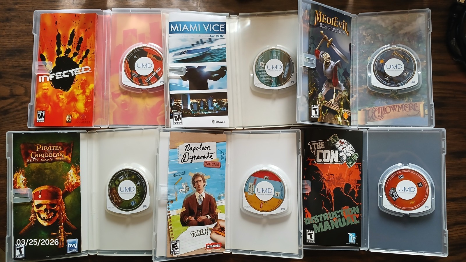 PSP 1001 Piano Black Complete With Wires Excellent Condition With 13 PSP Games