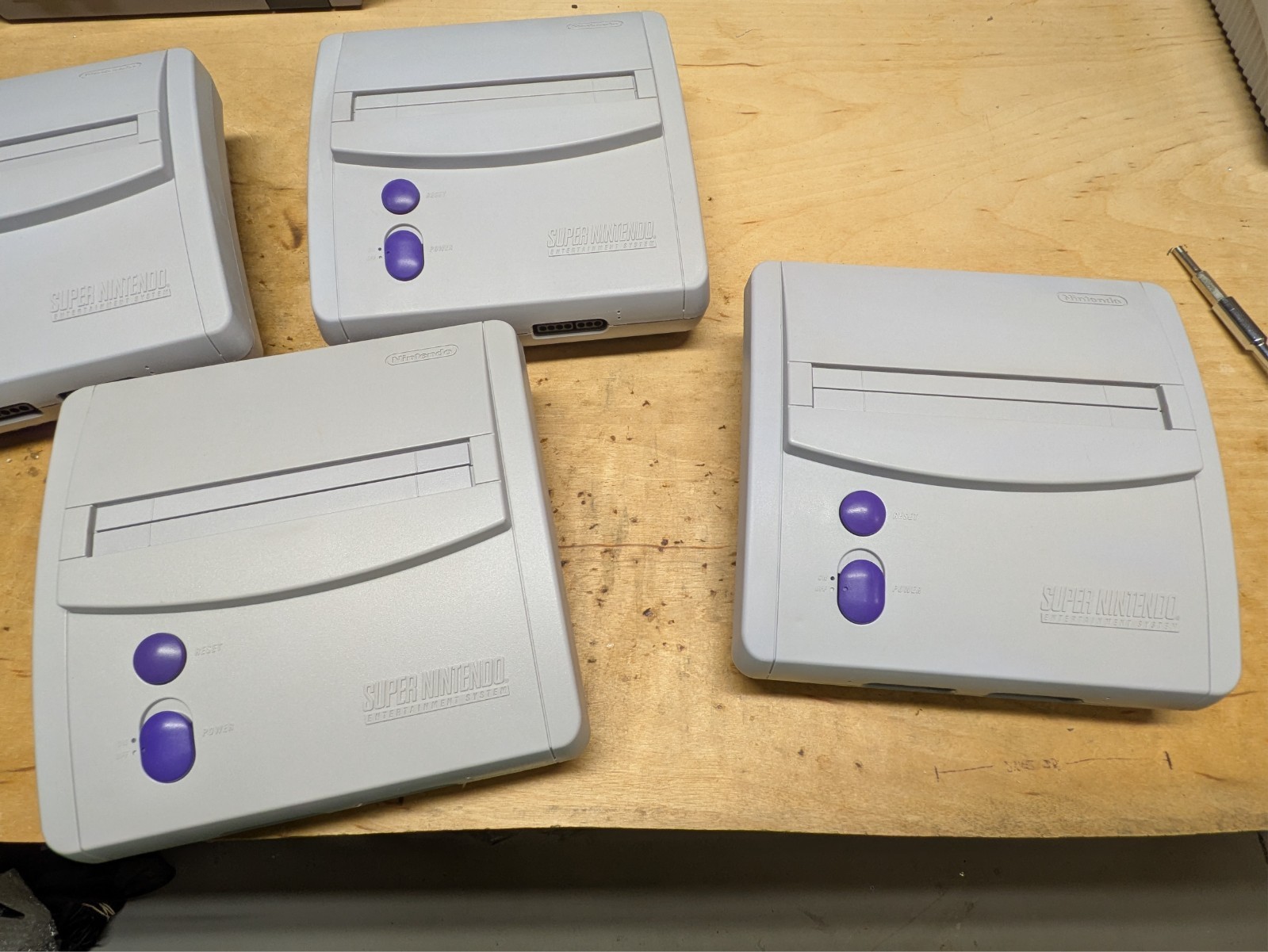 SNES JR – RGB bypass, S-Video, New caps, Regulator, C11 Cap, LED. Great Shape!