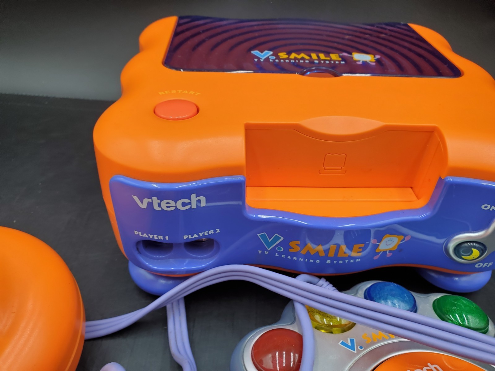 VTech V.Smile TV Learning System Console w/ 2 Joystick & 5 Games Powers up