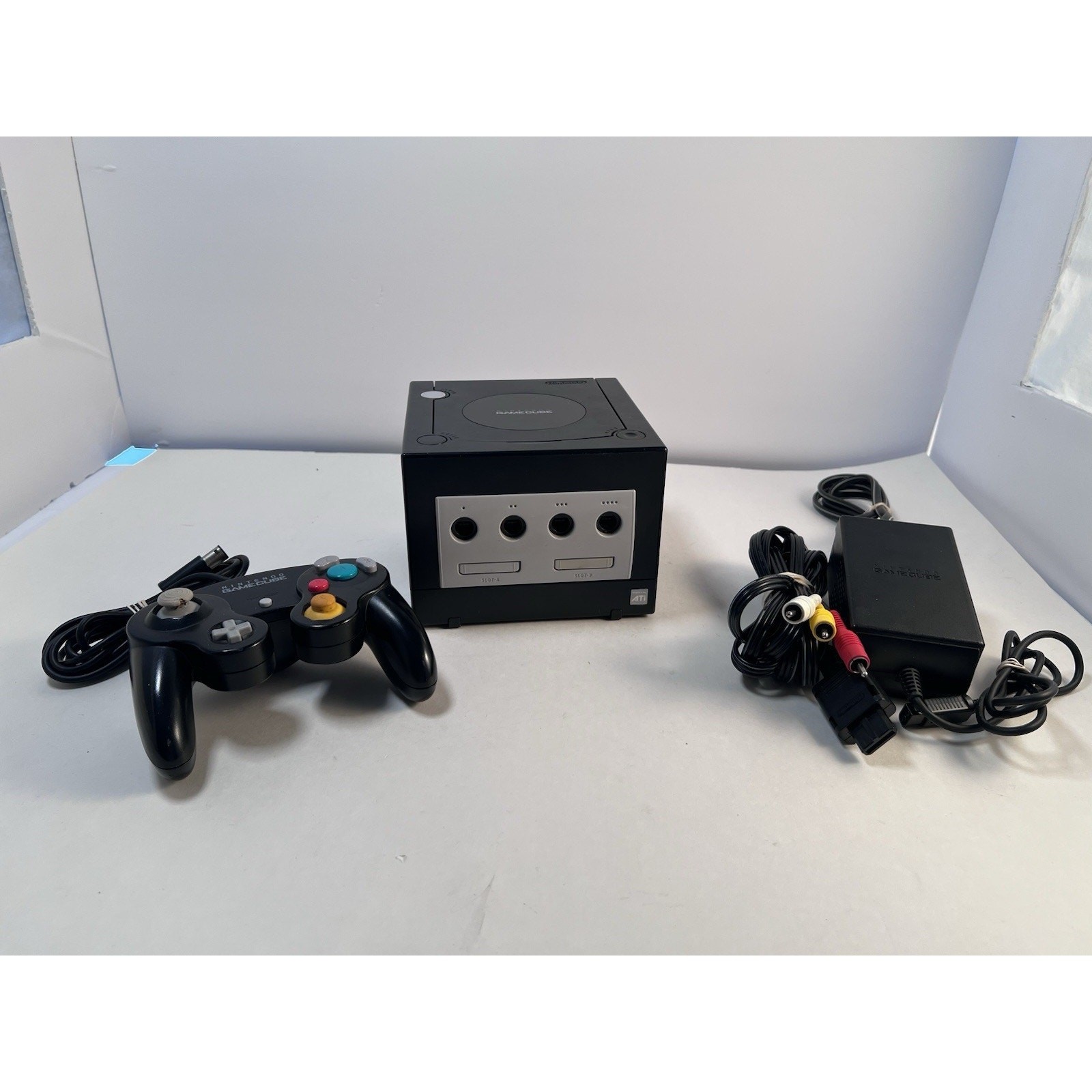 GameCube Black Console (DOL-001) 1 OEM Controllers, Power Cord, AV Cable – EUC