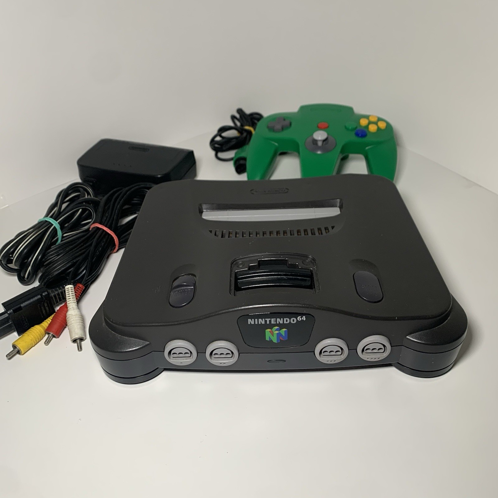 Nintendo 64 NUS-001(USA) Black Console w/ Green Controller/Cables