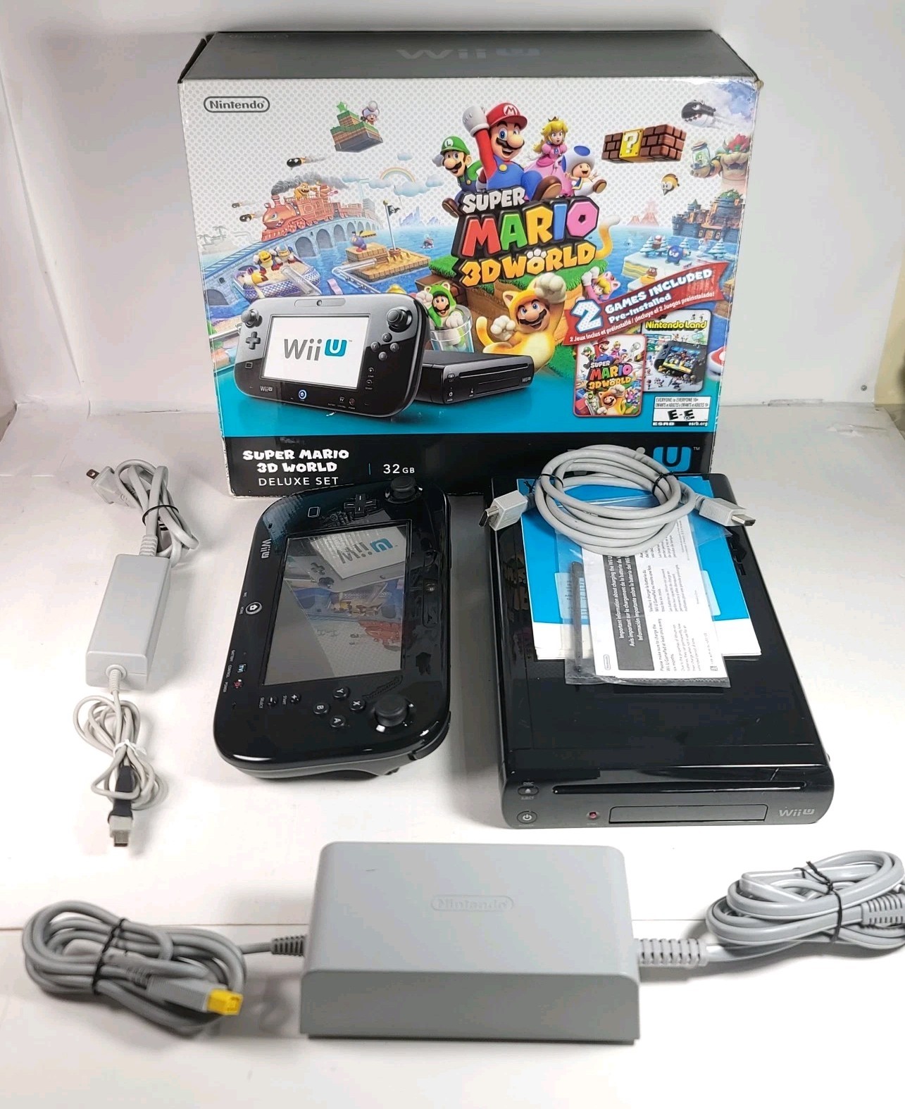 Nintendo Wii U 32GB Super Mario 3D World Deluxe Set CIB Console Bundle Box