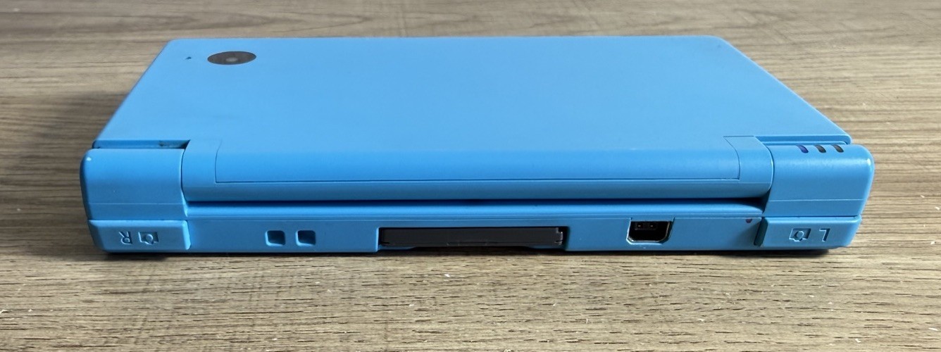 Nintendo DSi Aqua Blue Handheld Console w/ Stylus Iron Man2 Charger Tested Works