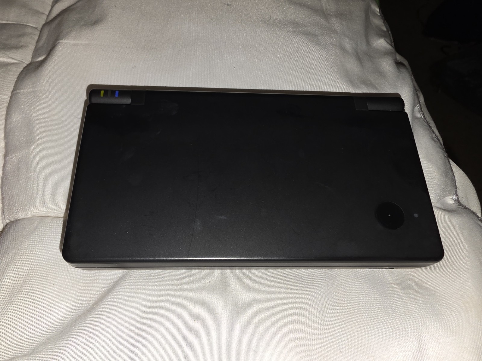 Nintendo DSi Matte Black Handheld Game Console w/ Charger DS Camera