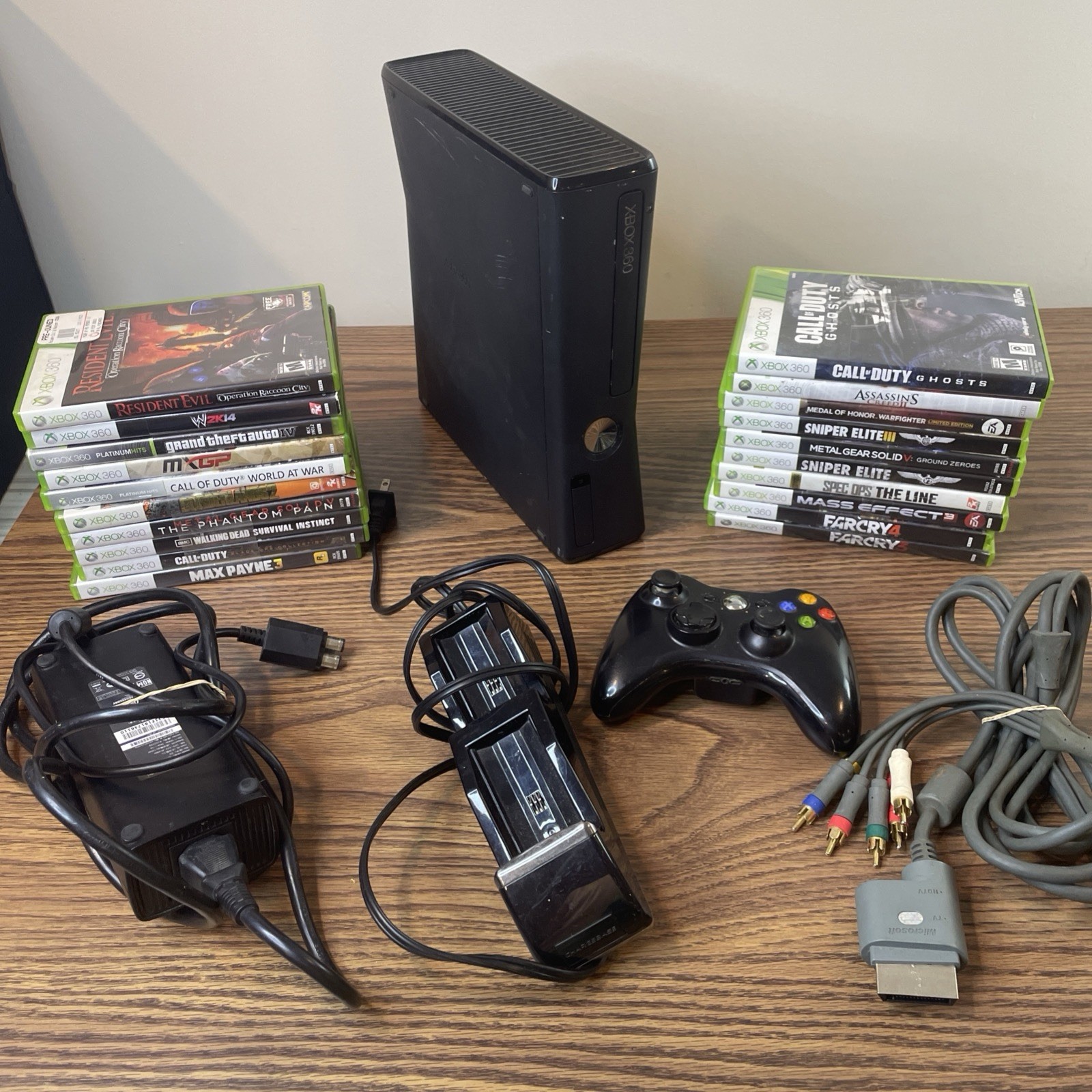 Microsoft Xbox 360 S Black 3GB, 20 Games and 1 Controller Included, Tested