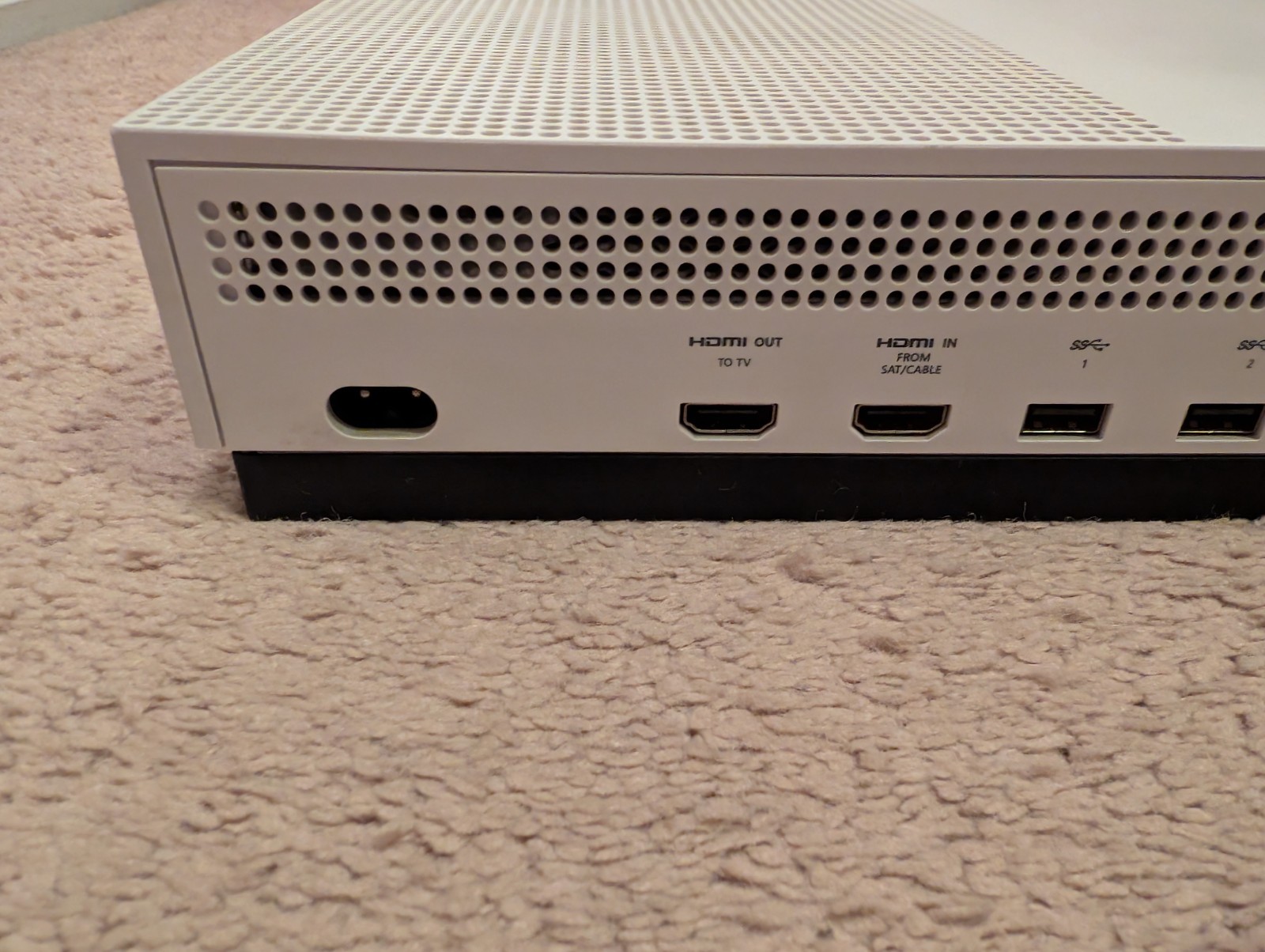 Microsoft Xbox One S 1TB White Console 1681 Bundle w/Controller, Cords Working