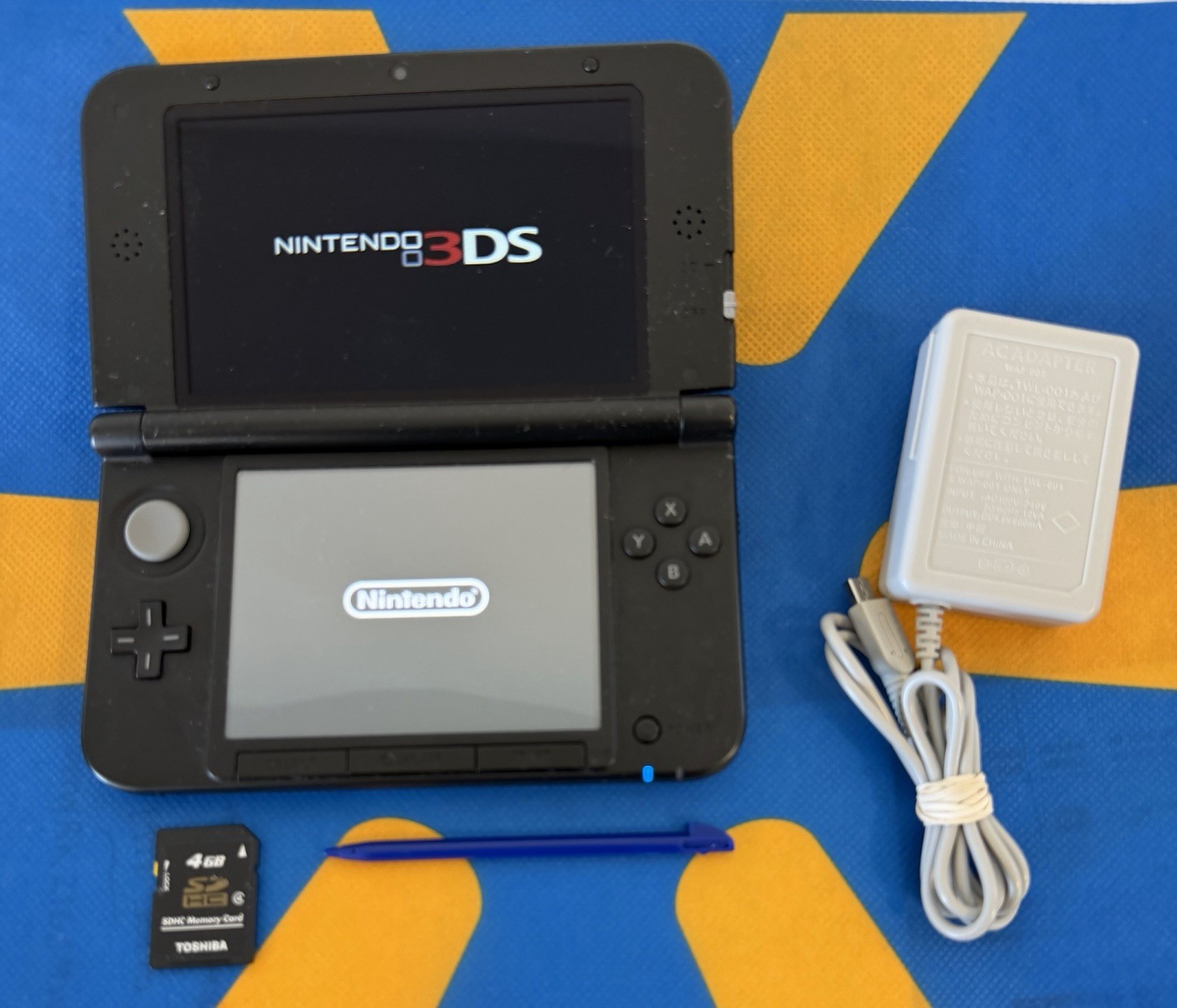 Nintendo 3DS XL SPR-001 Blue w/ Charger, Stylus & 4GB SD NTSC-U/C