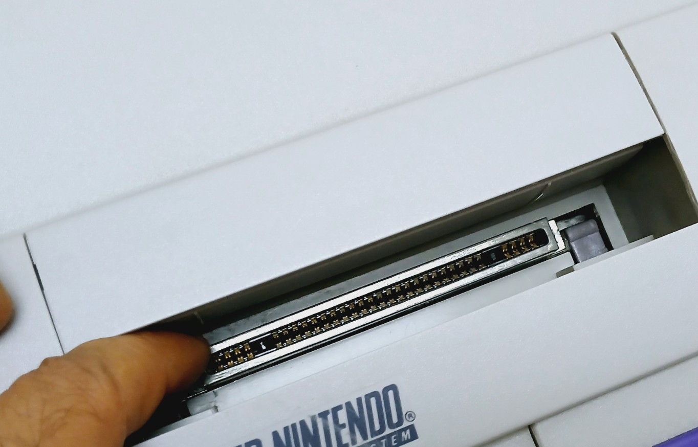 Super Nintendo Entertainment System Console SNS-001 – For Parts Only
