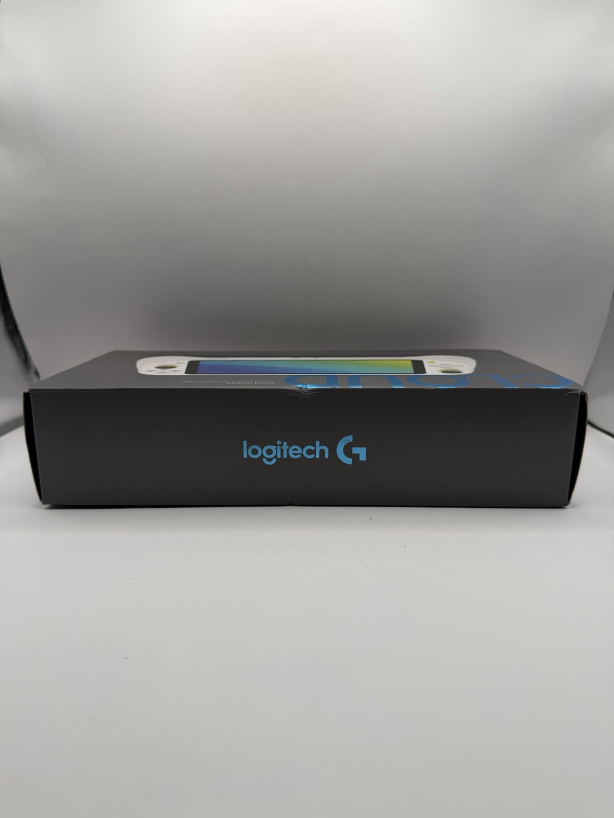 Logitech G CLOUD Handheld Gaming Console Portable 64GB 7″ + 256GB SD games card