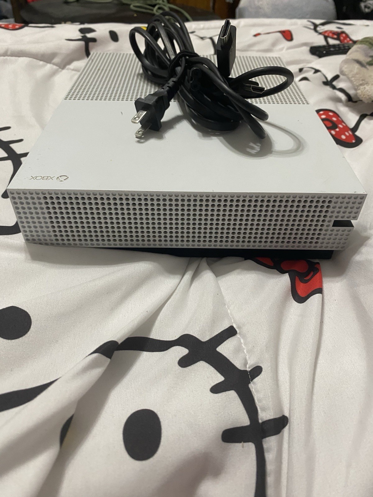 Microsoft Xbox One S 1TB White Console 4K UHD Blu-Ray Wi-Fi w/ Power Cord