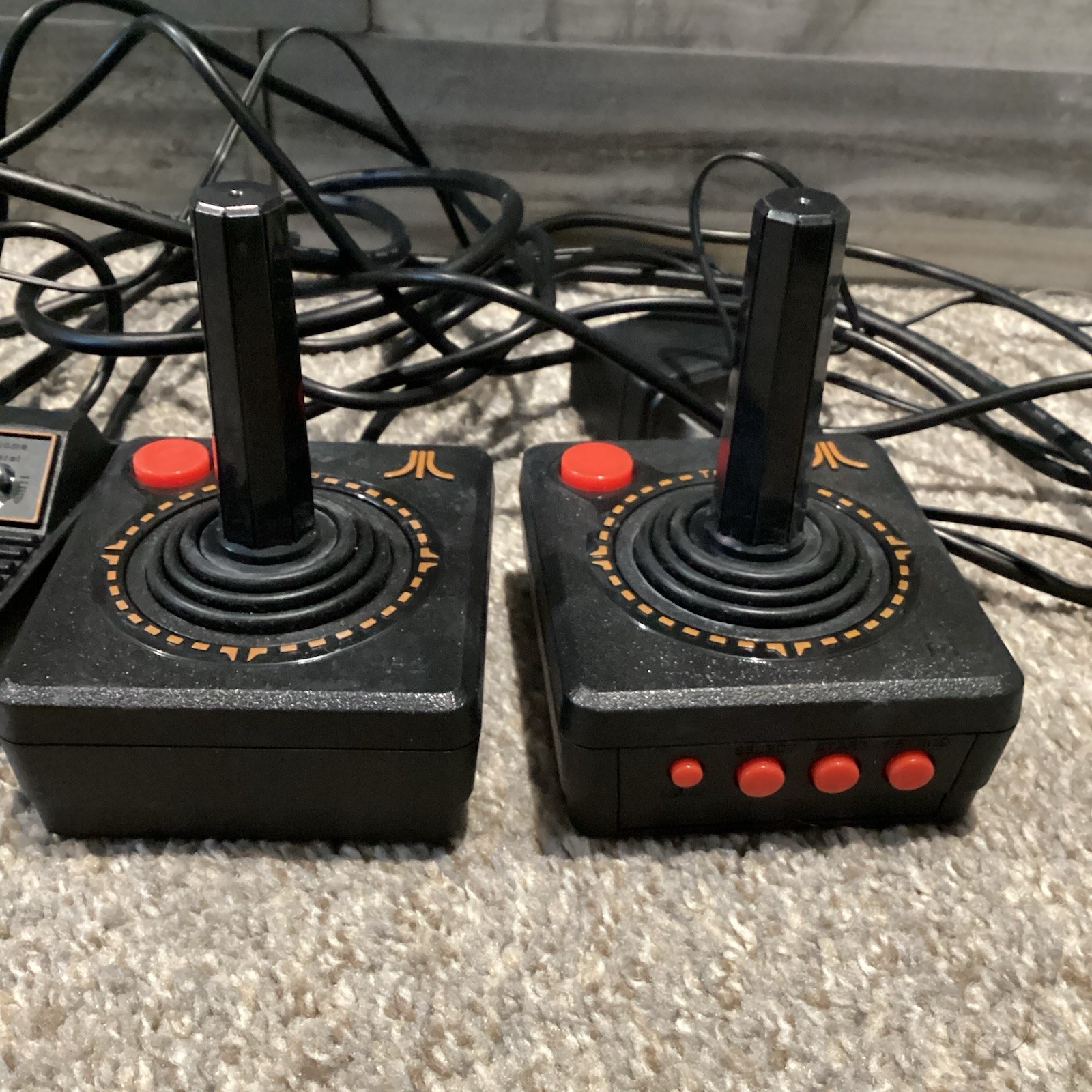 Atari Flashback Plug & Play Videogame Console Two Controllers AR3060